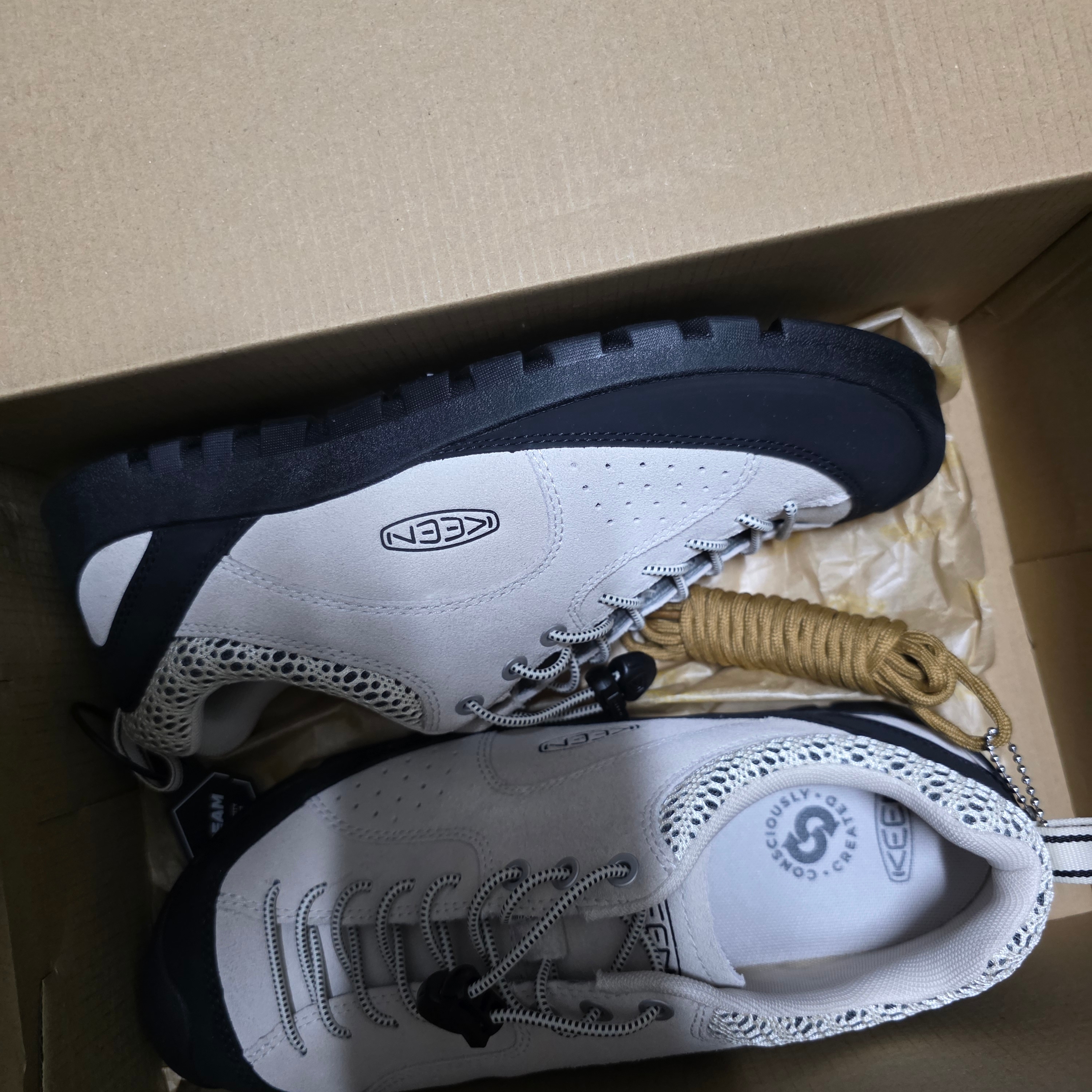 Keen Jasper Rocks SP Sneaker Birch Black 착용 스타일