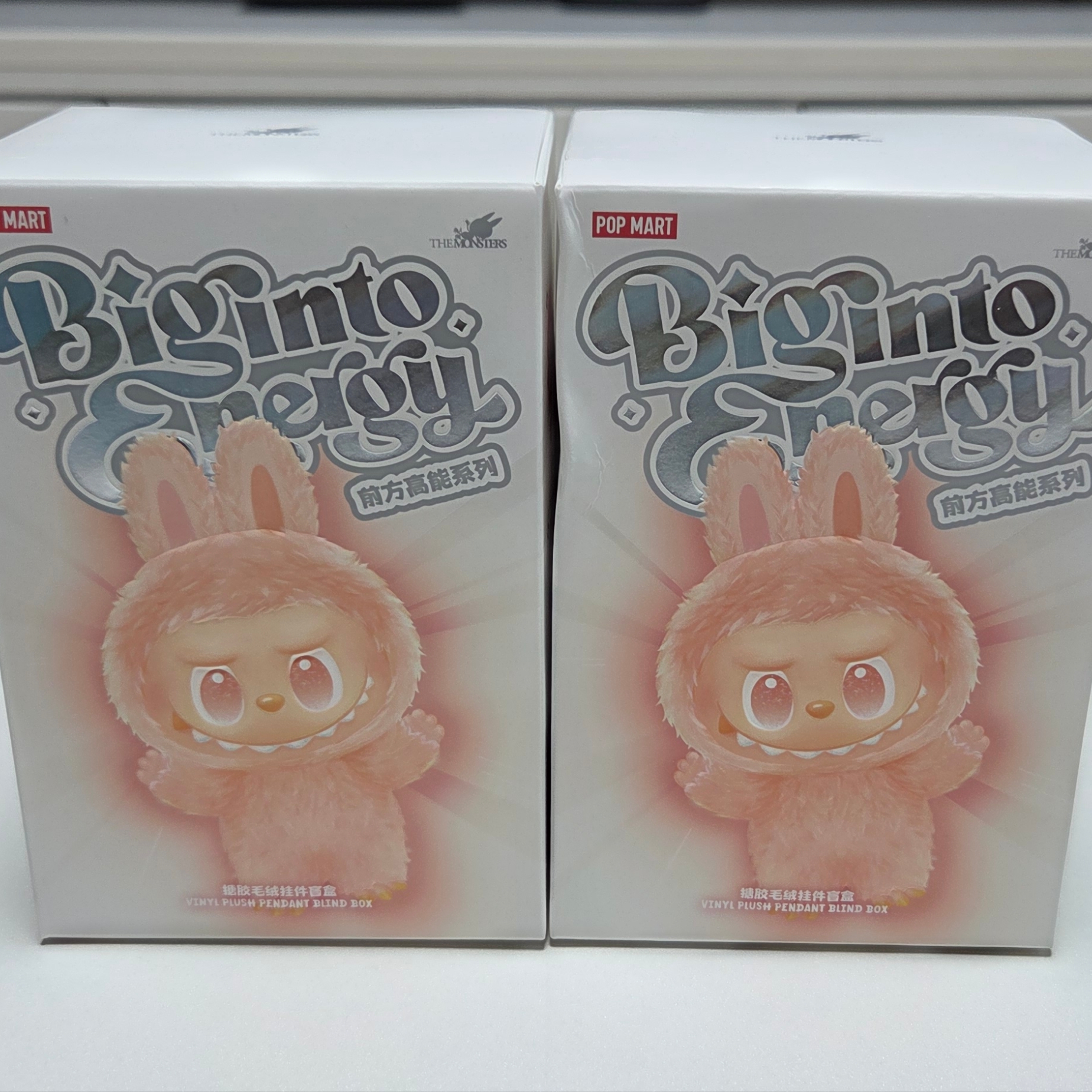 Pop Mart Labubu The Monsters Highlight Series Sealed Case (Bundle of 2/1 Blind Box) 착용 스타일 - 1