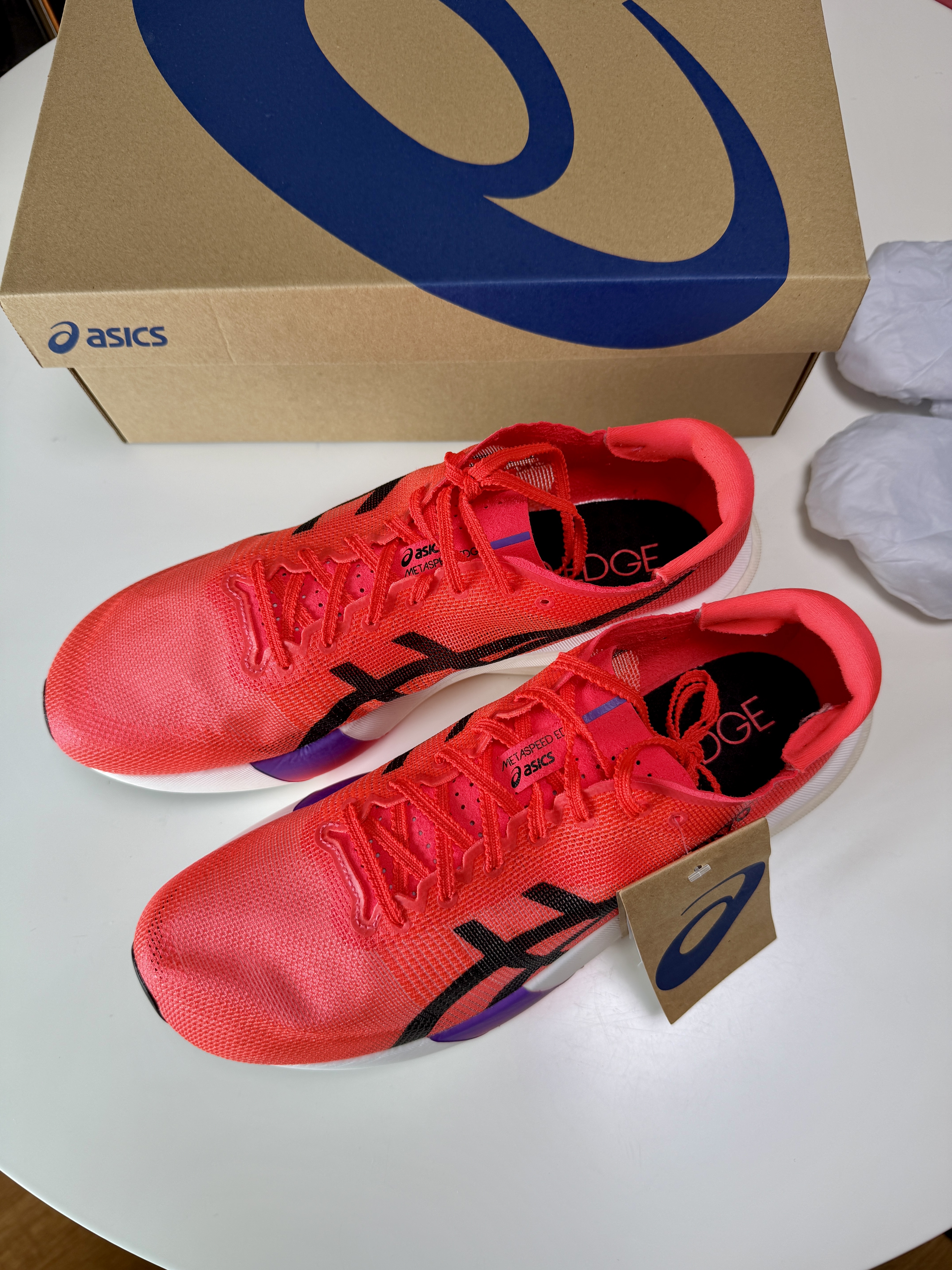Asics Metaspeed Edge Tokyo Flash Red Black 착용 스타일 - 2