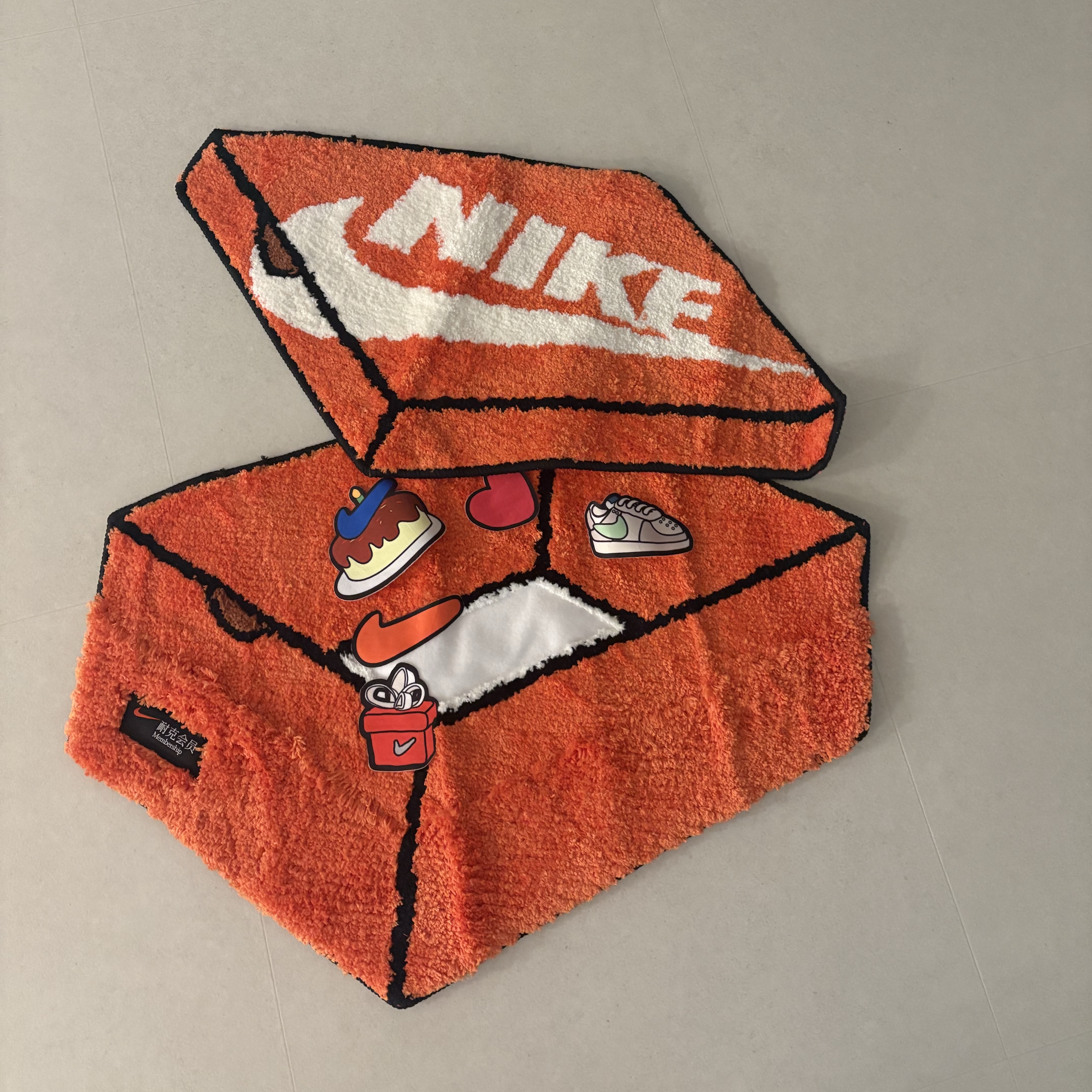 Nike Box Rugmat Orange 착용 스타일