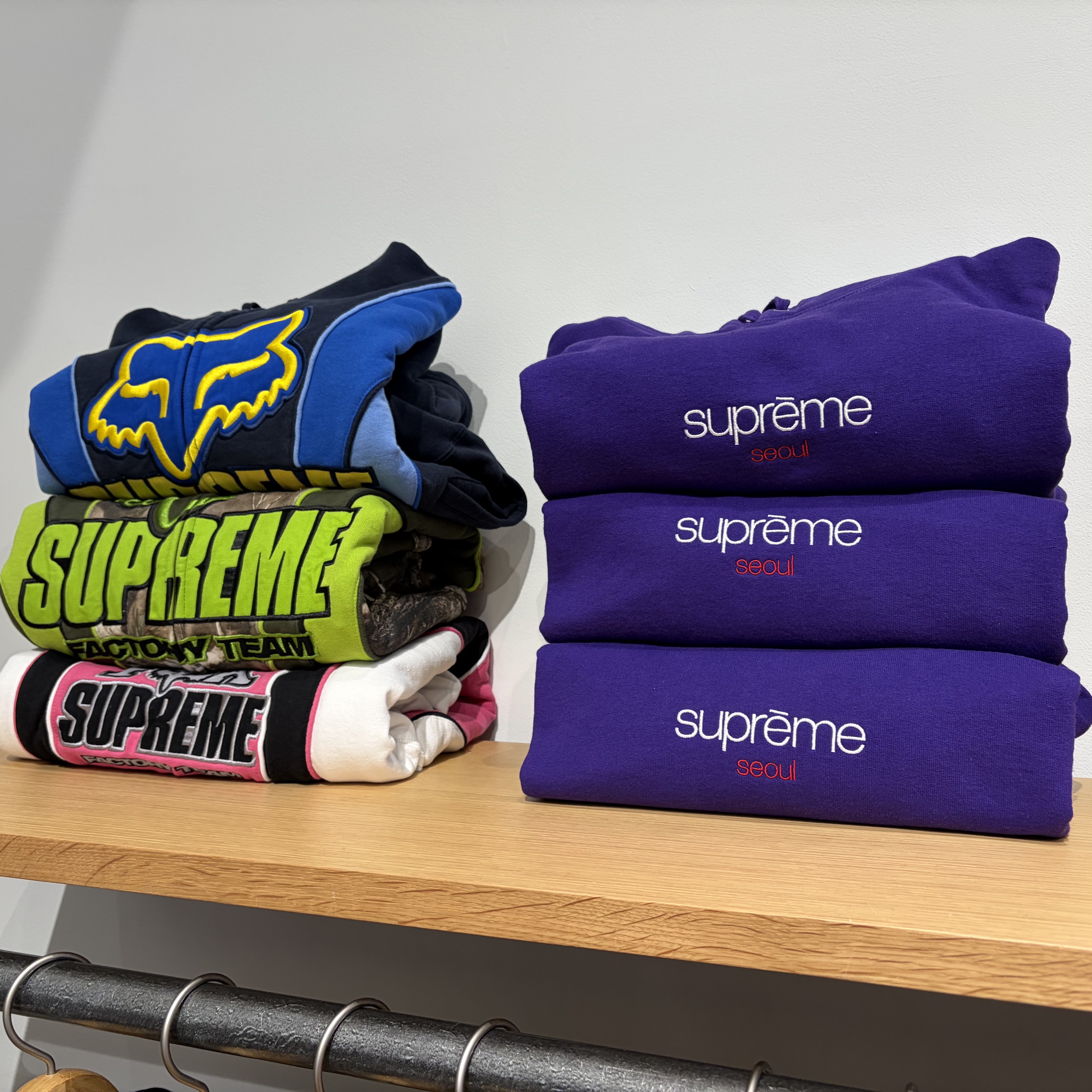 Supreme Classic Logo Seoul Shop Hooded Sweatshirt Purple - 25FW 착용 스타일 - 3