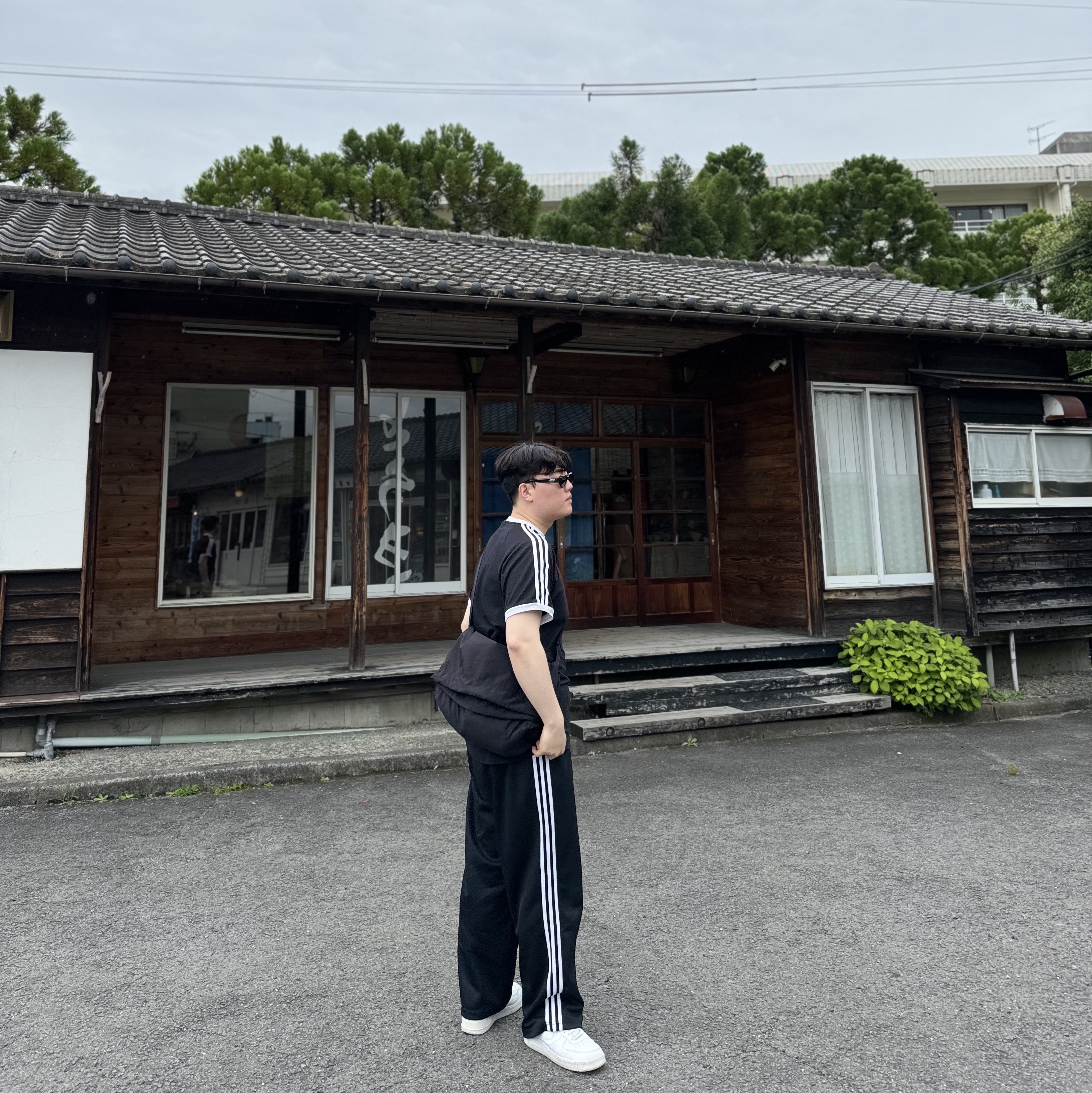 Adidas Adicolor Baggy Fit Firebird Track Pants Black - KR Sizing 착용 스타일