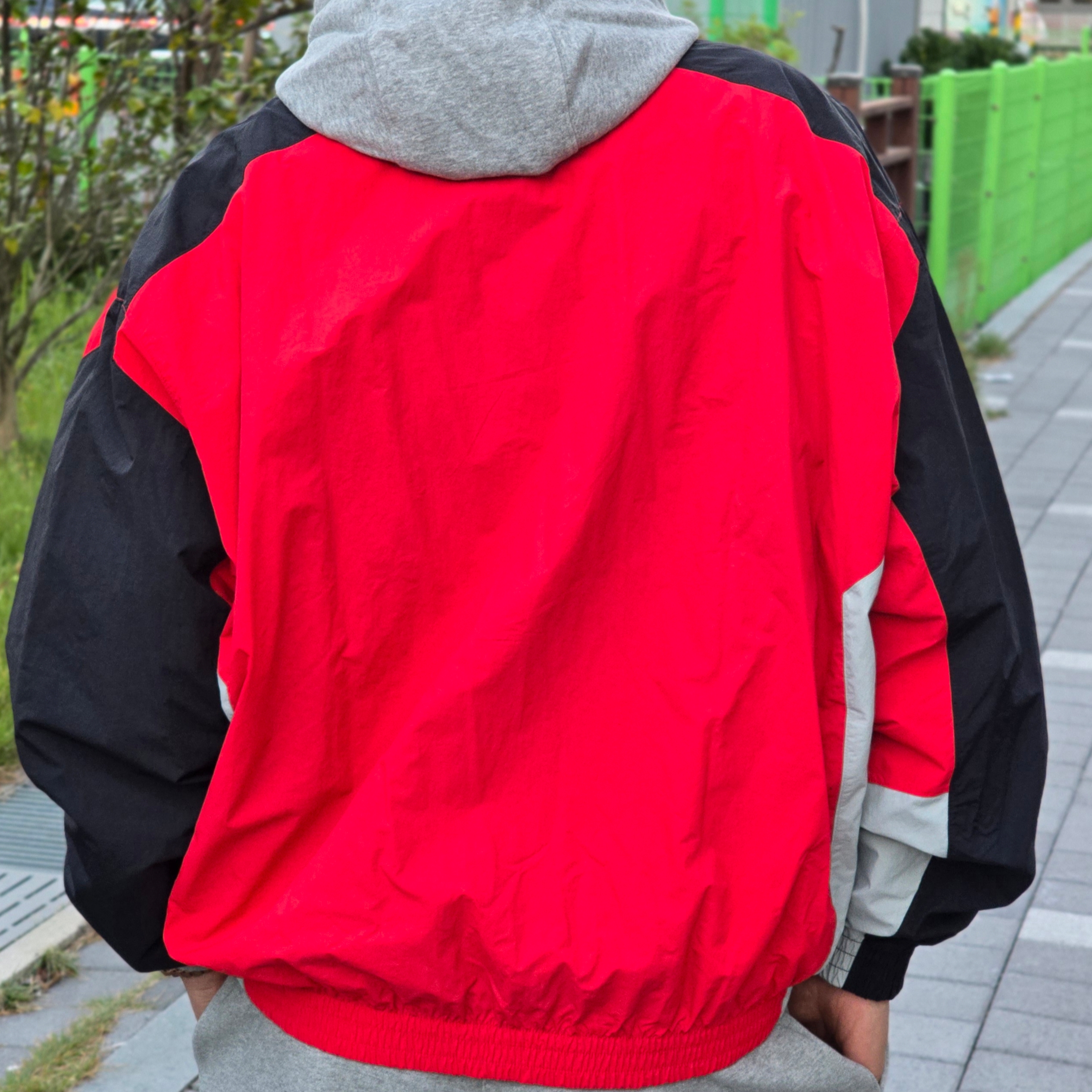Nike Club Oversized Woven Track Jacket University Red Black - Asia 착용 스타일 - 2
