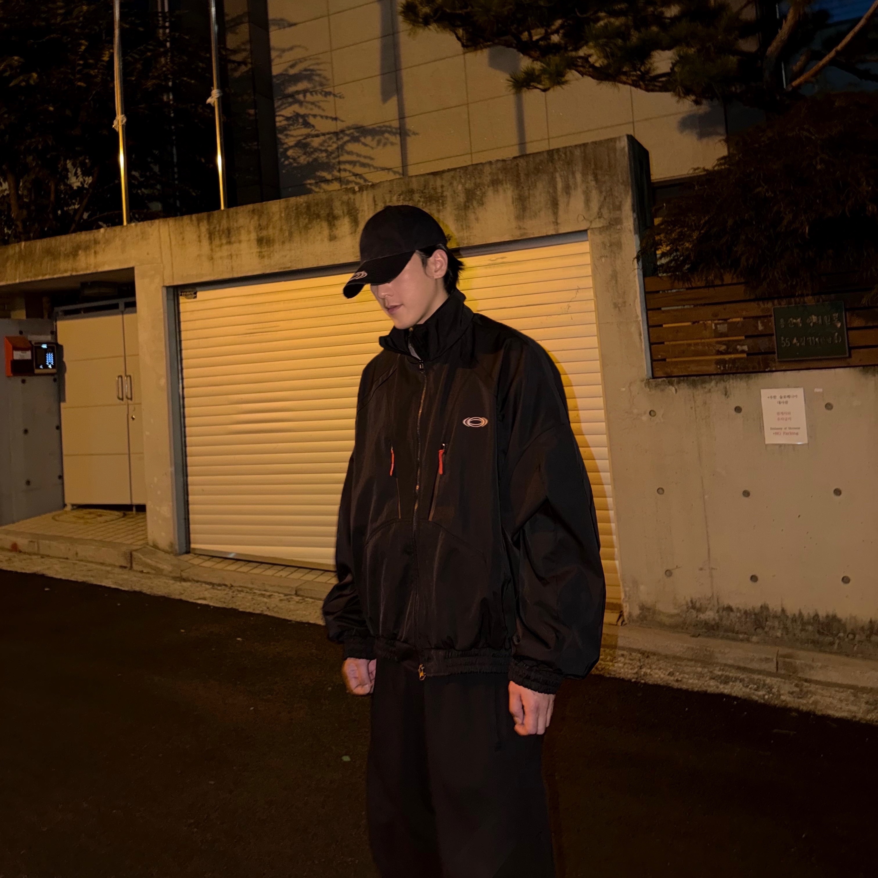 Civision by CSC Interval Shell Track Jacket Ver.2 Black, Civision by CSC Iconic Logo Cap Washed Black 착용 스타일 - 2
