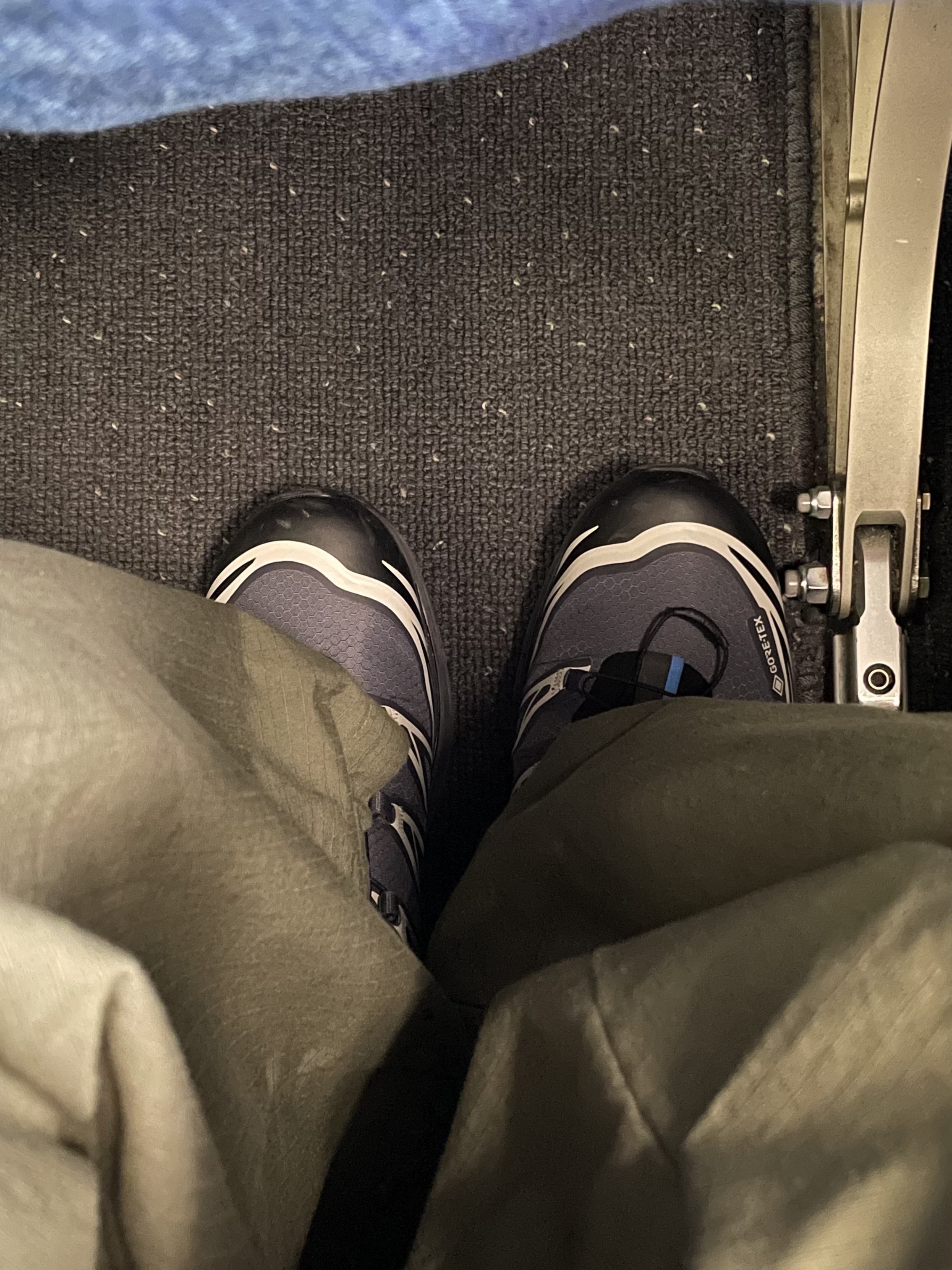 Salomon XT-6 Gore-Tex Black Ebony 착용 스타일