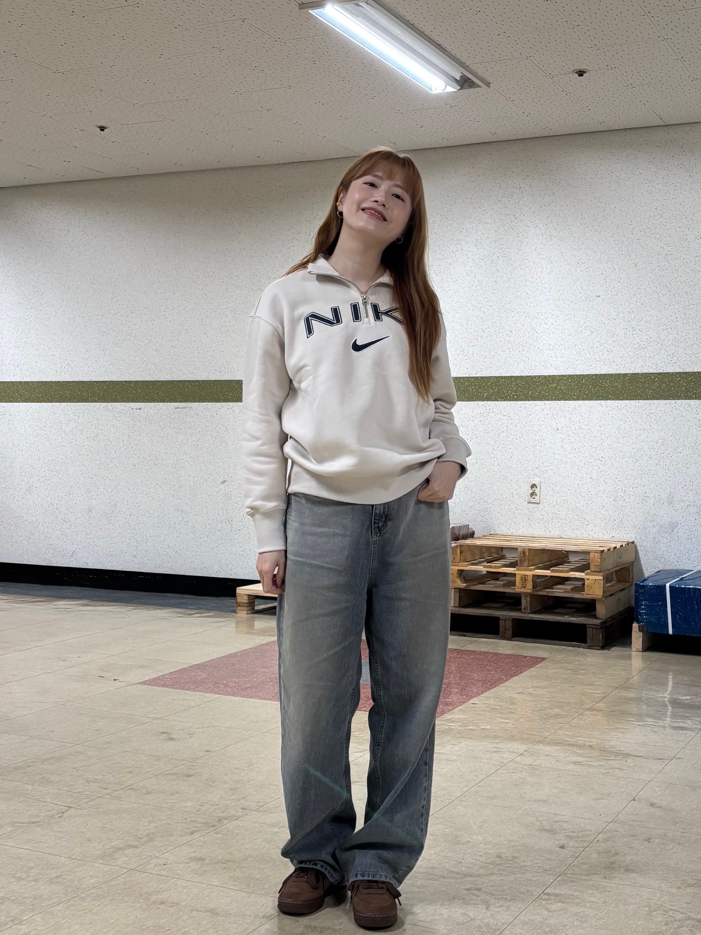 (W) Nike NSW Phoenix Fleece Oversized Quarter Zip Sweatshirt Red Sepia Platinum Violet - Asia, (W) Nike Air Force 1 '07 Cacao Wow 착용 스타일 - 6