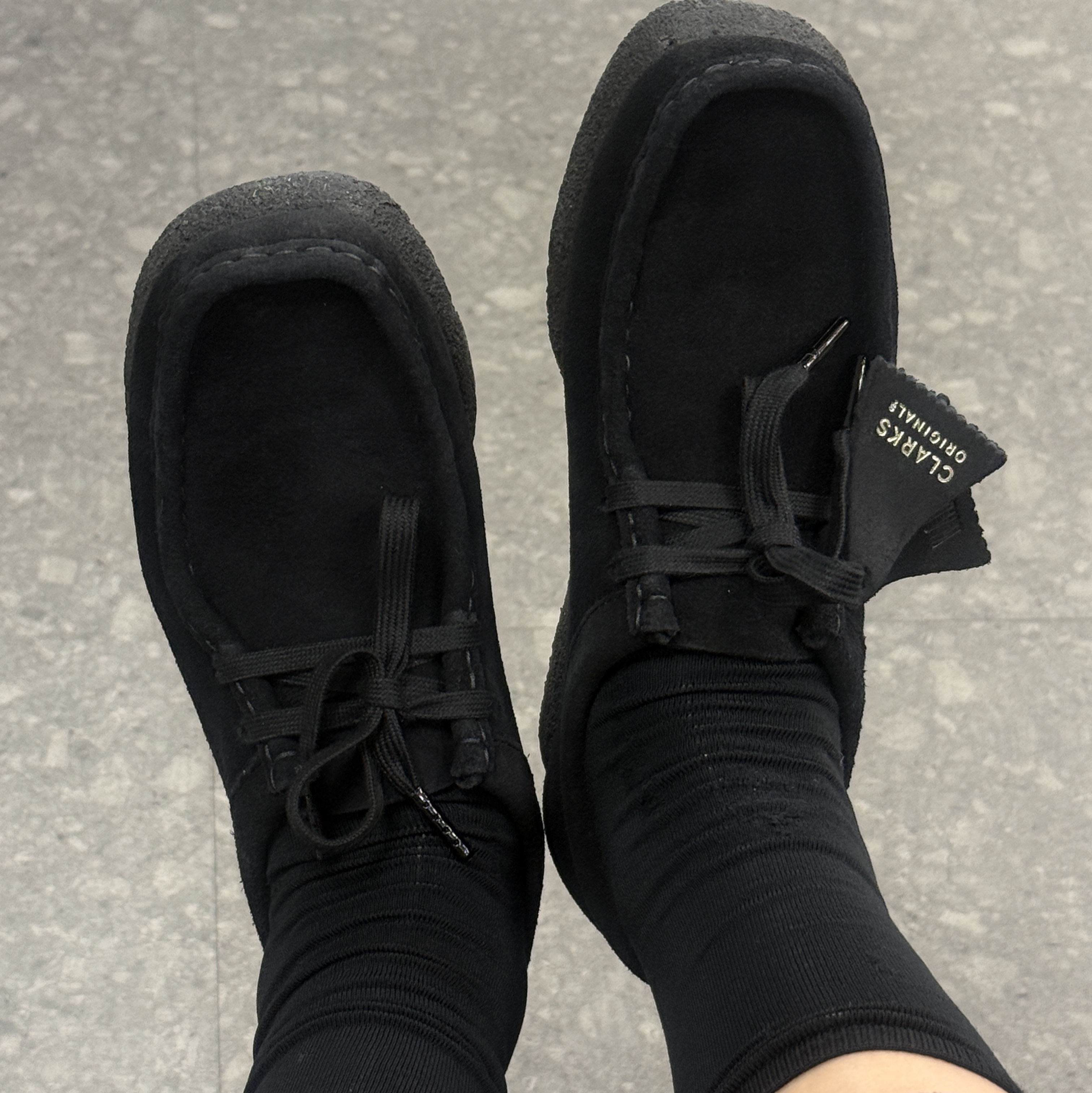 (W) Clarks Wallabee Black Suede 착용 스타일