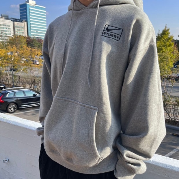 Nike x Stussy NRG RA Pullover Hoodie Dark Grey Heather (DJ9488-063) 착용 스타일