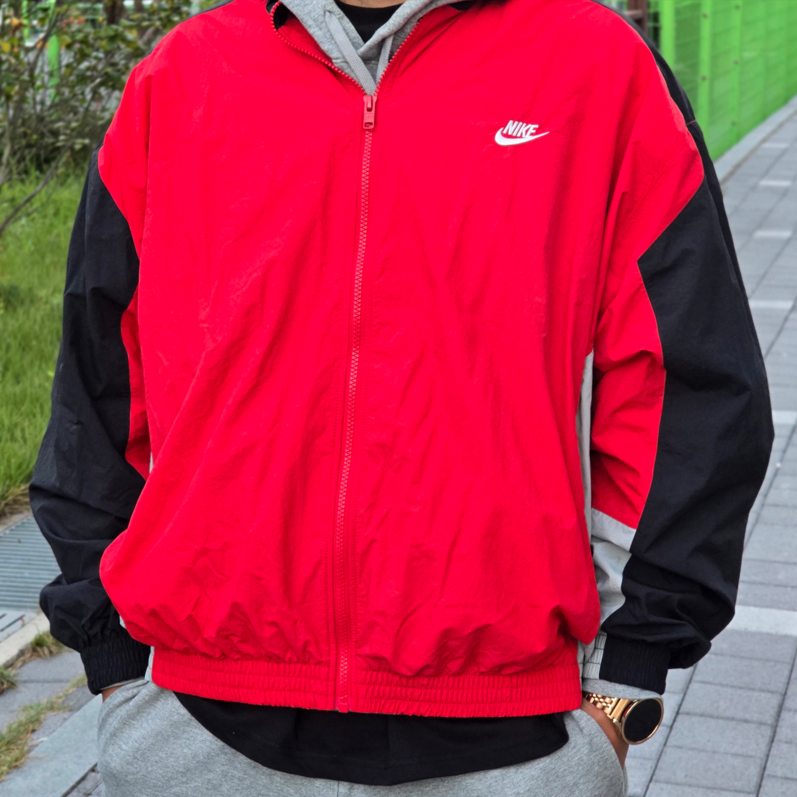 Nike Club Oversized Woven Track Jacket University Red Black - Asia 착용 스타일 - 1