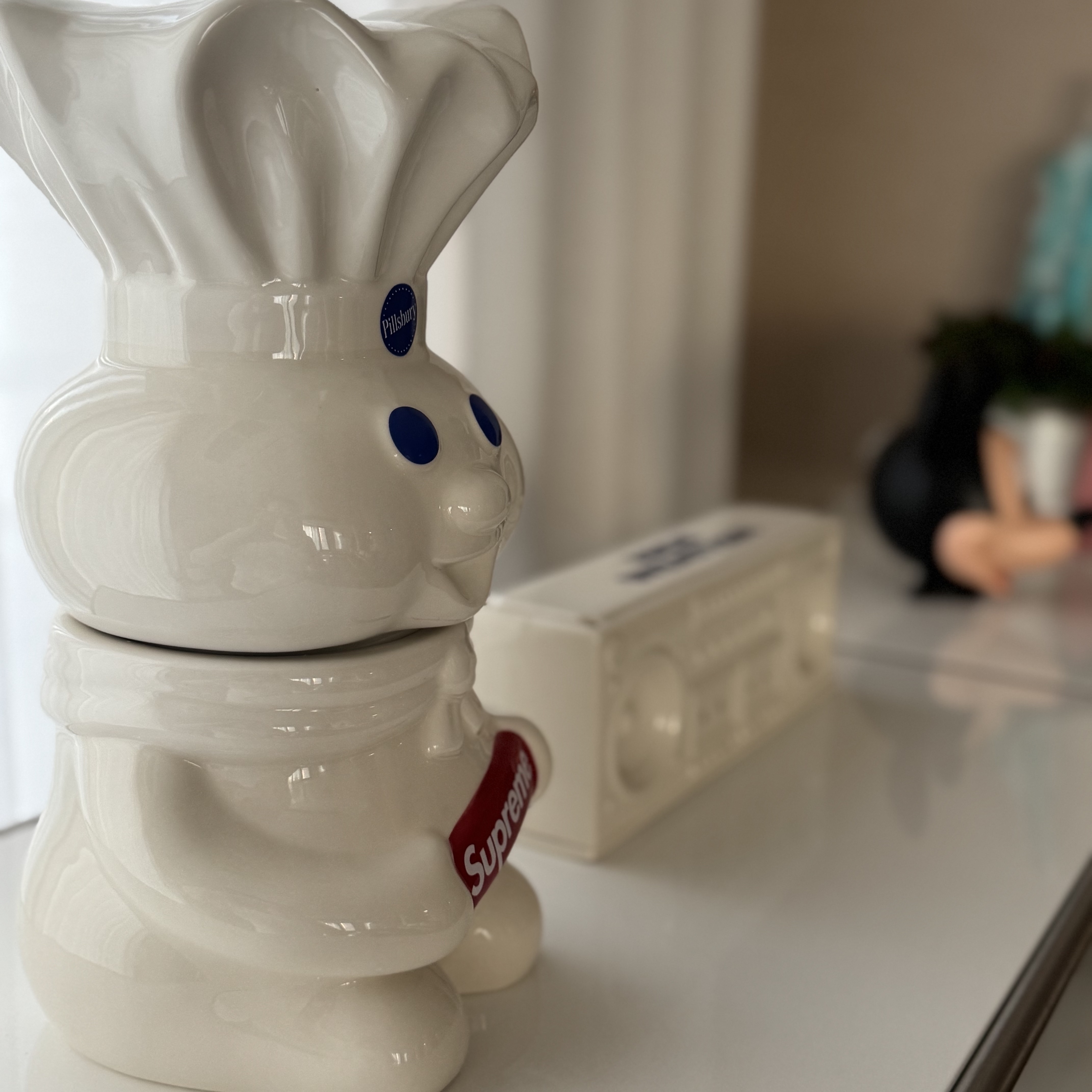 Supreme Doughboy Cookie Jar White - 22FW 착용 스타일