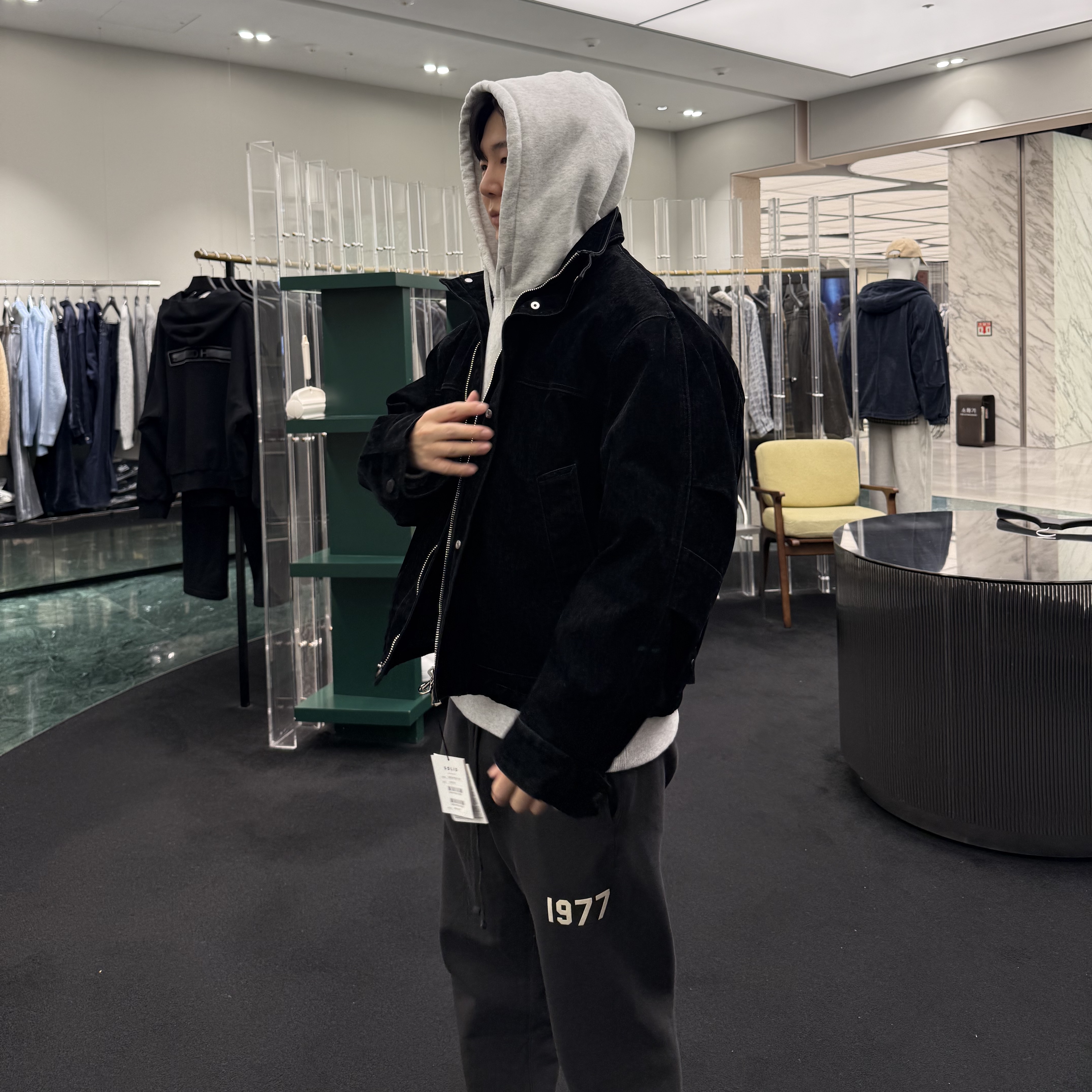 Stussy Stock Seoul Hood Ash Heather, Stussy Basic Pigment Dyed Zip Hoodie Black 착용 스타일 - 4