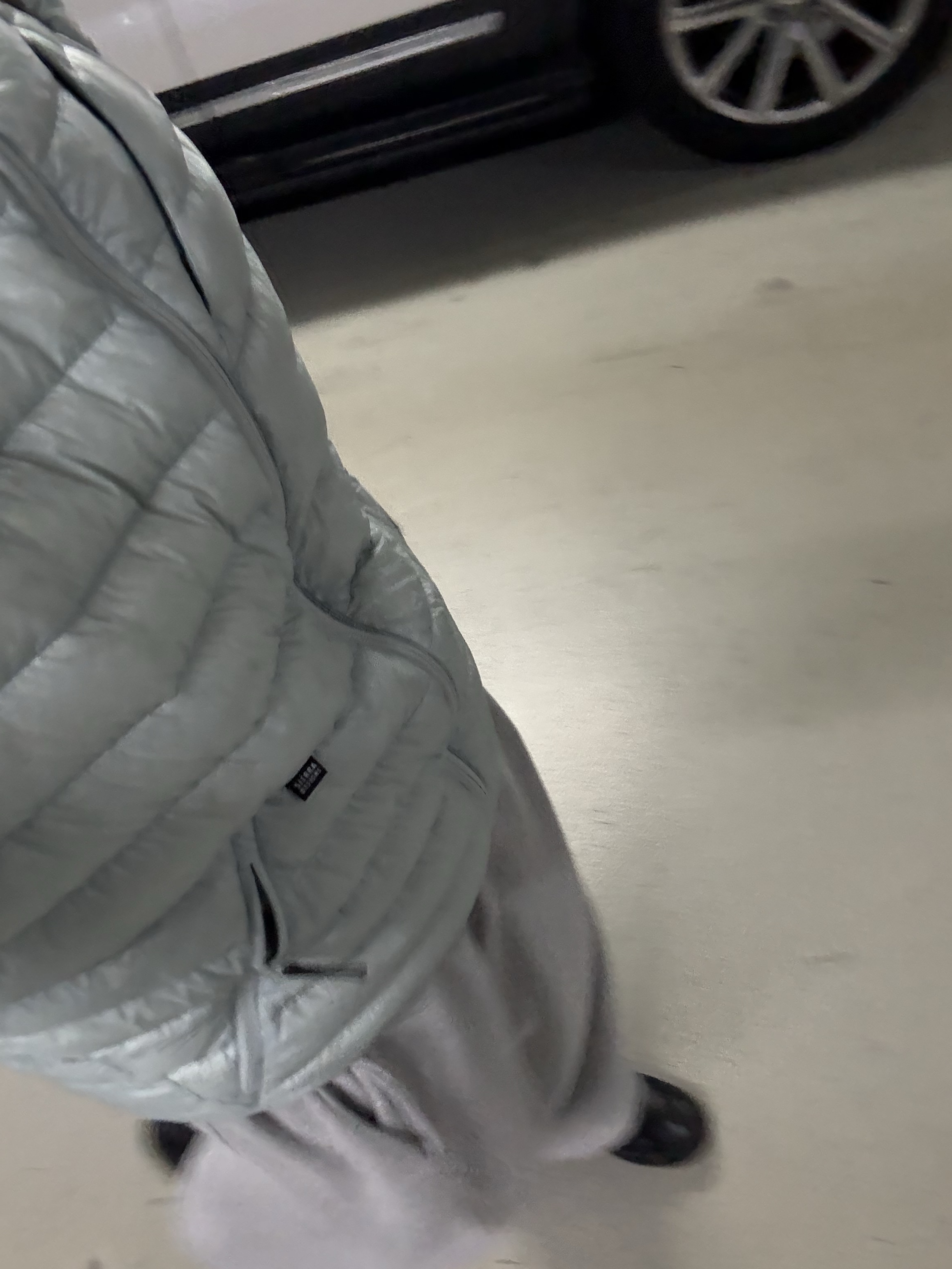 SIERRA DESIGNS Muir Lightweight Goose Down Hooded Jacket Light Grey 착용 스타일