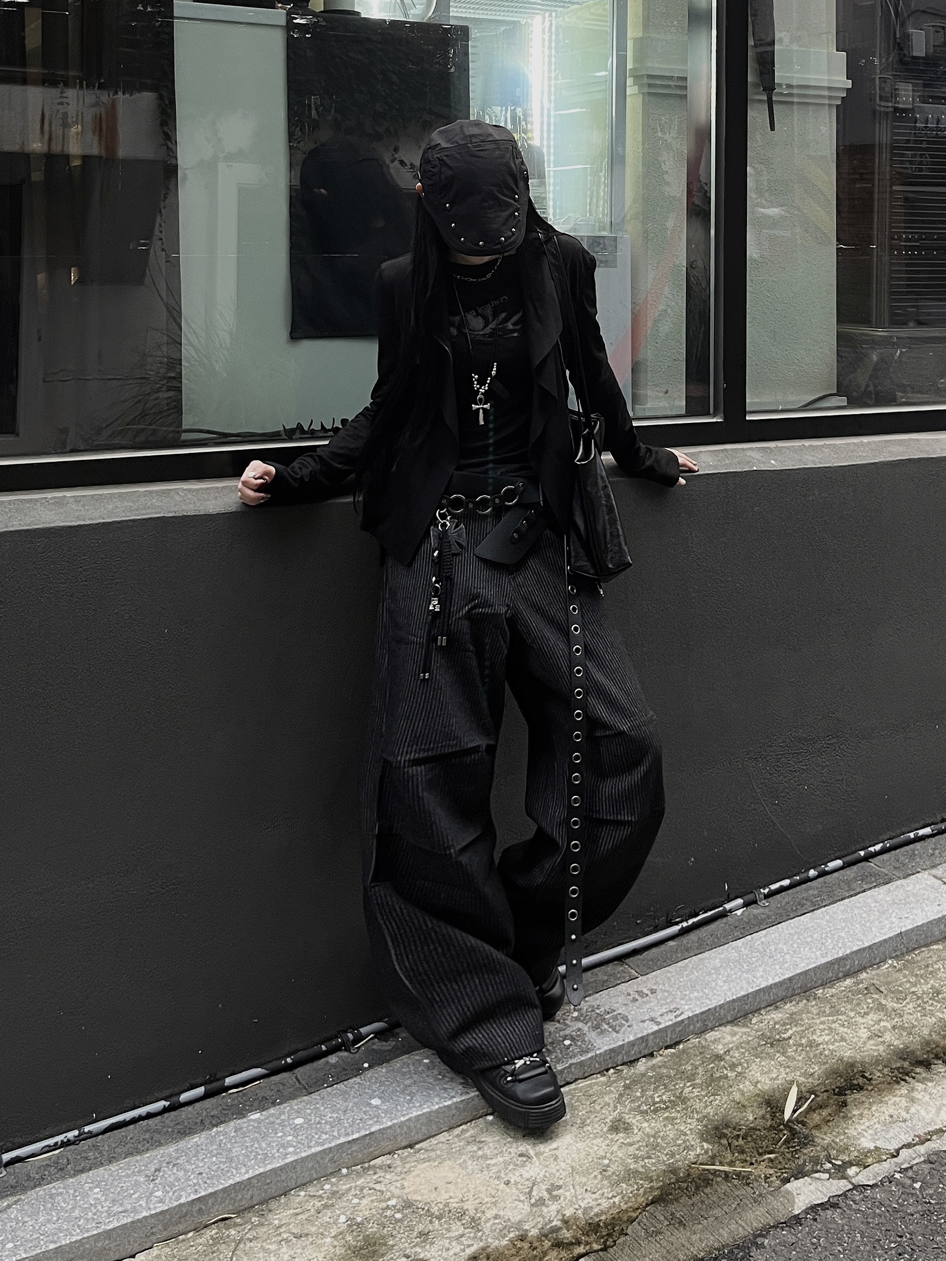 SLOW RECORD HOUSE Double Pintuck Stripe Denim Pants 착용 스타일 - 4