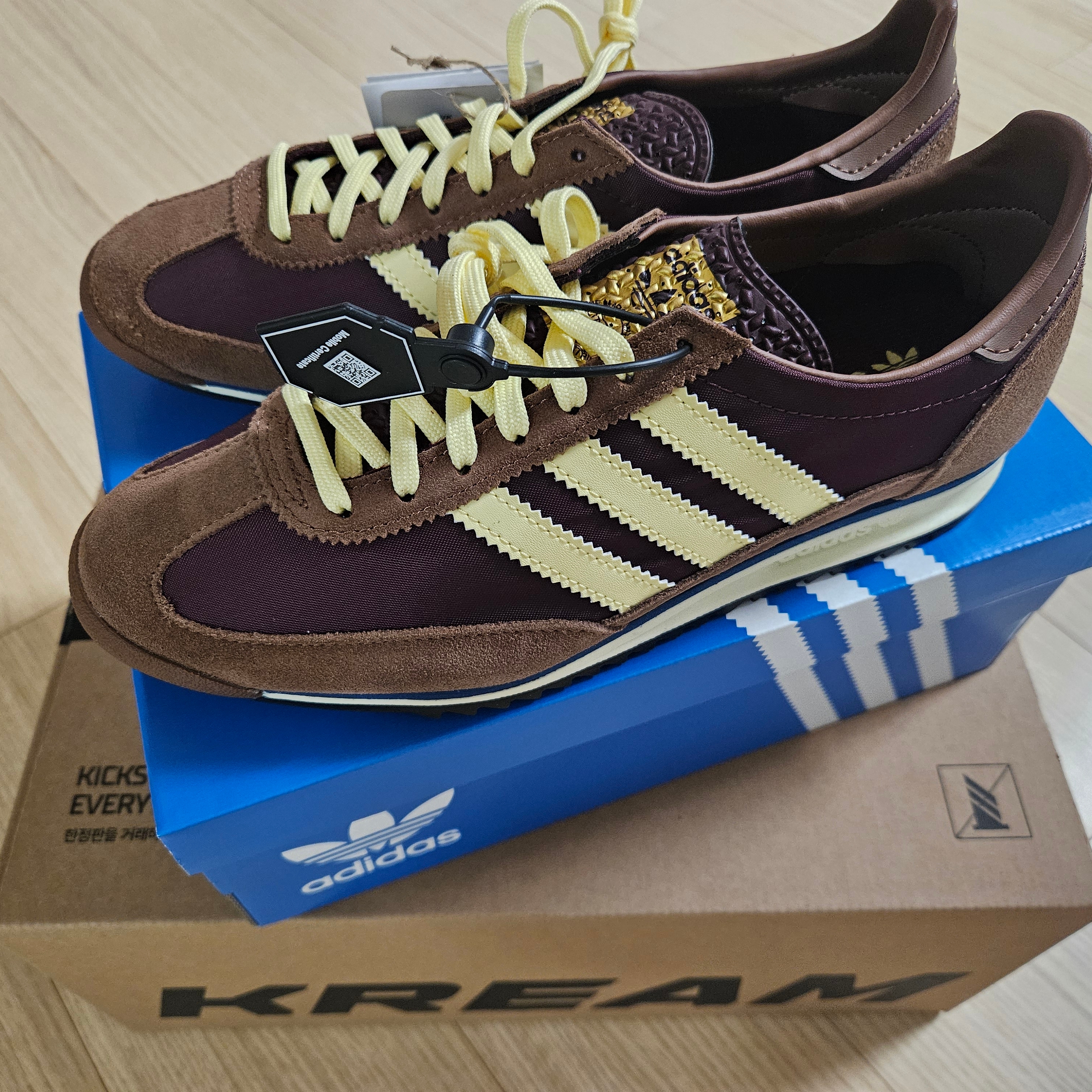 (W) Adidas SL 72 OG Maroon Almost Yellow 착용 스타일