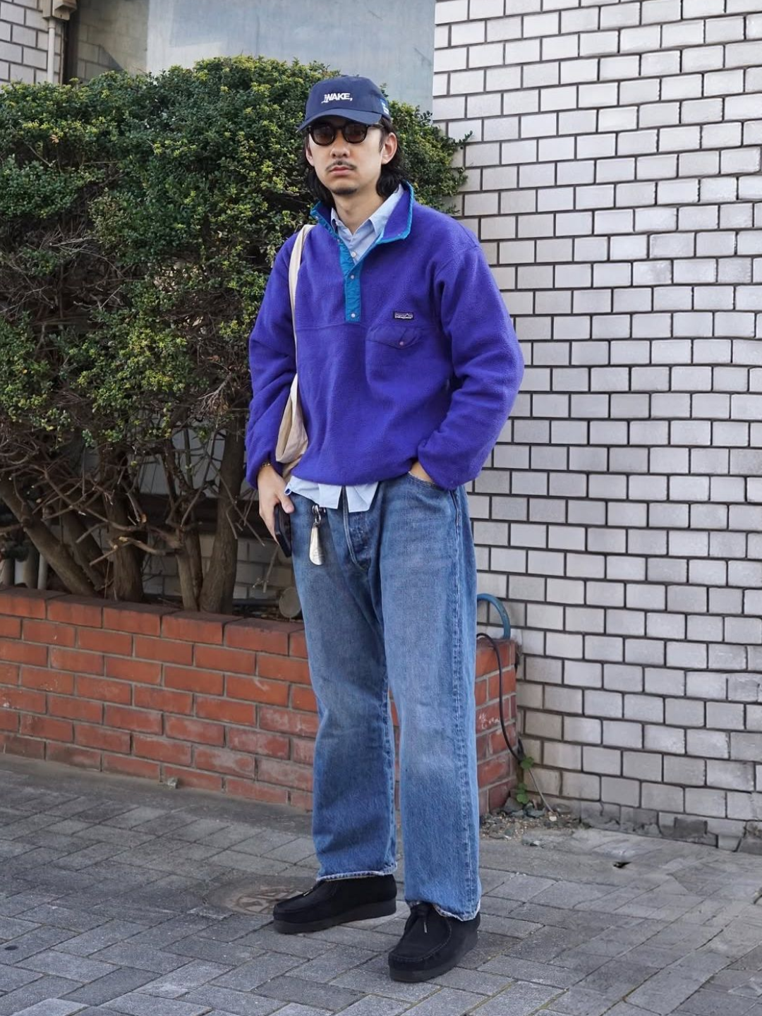 Patagonia Lightweight Synchilla Snap-T Fleece Pullover Oatmeal Heather/Smolder Blue/New Navy, Patagonia Classic Retro-X Fleece Jacket Dark Natural W Basin Green 착용 스타일 - 2