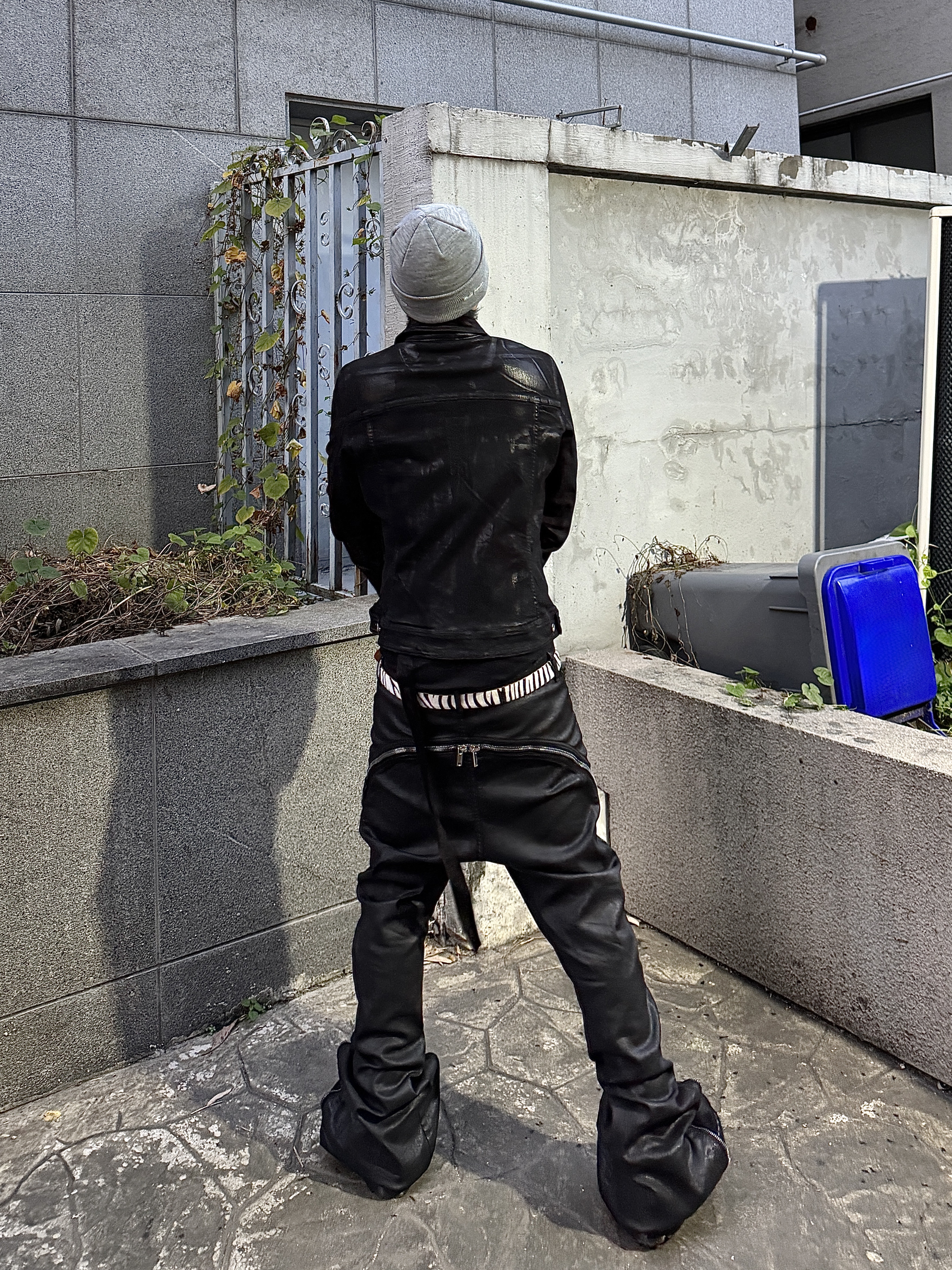 Stussy Bamboo Buckle Belt Hairy Zebra Pattern, Corteiz Guerillaz Thermal L/S T-Shirt Woodland Camo 착용 스타일 - 3