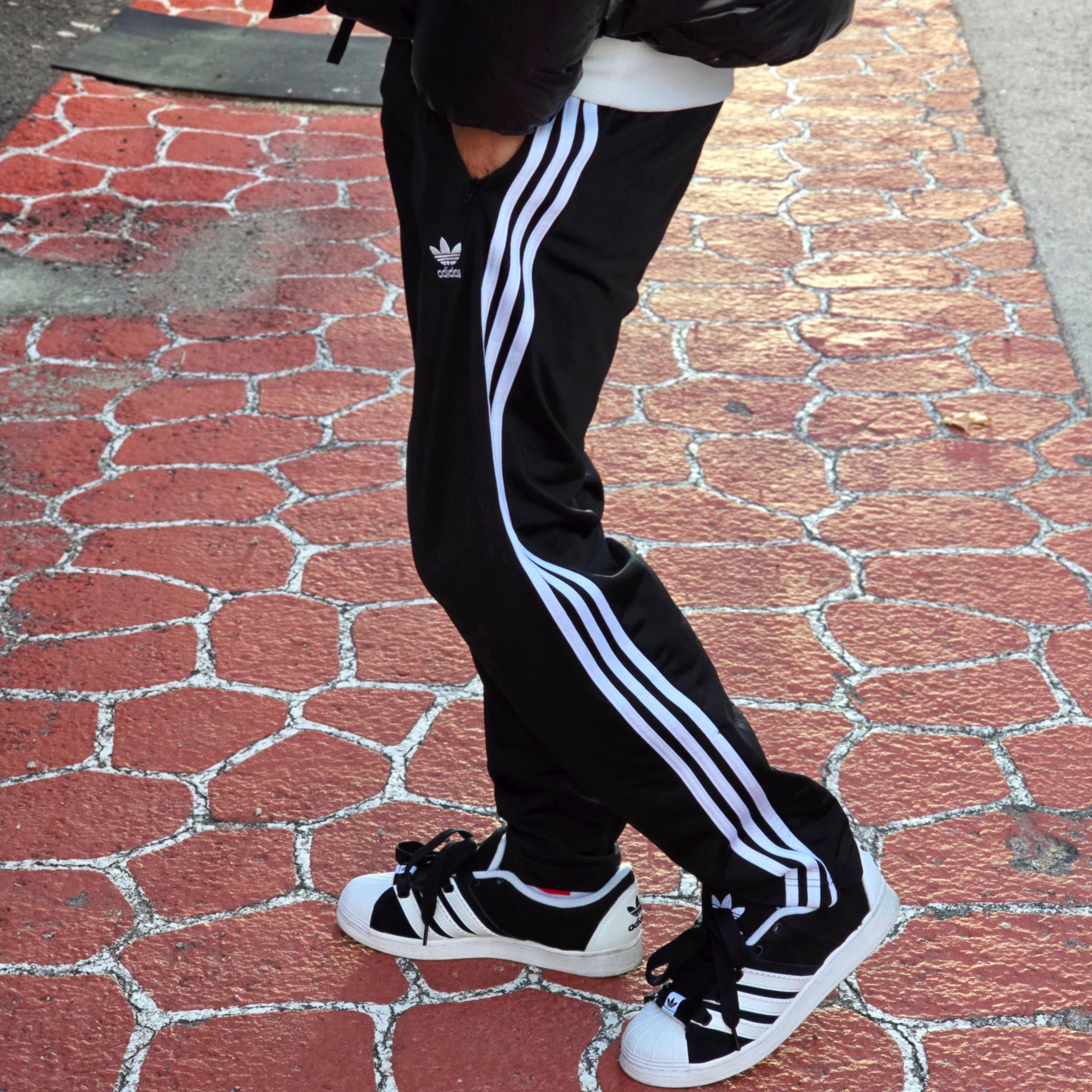 Adidas Adicolor Classic Firebird Track Pants Black - KR Sizing, Adidas Adicolor Classic Firebird Track Pants Black - US Sizing 착용 스타일