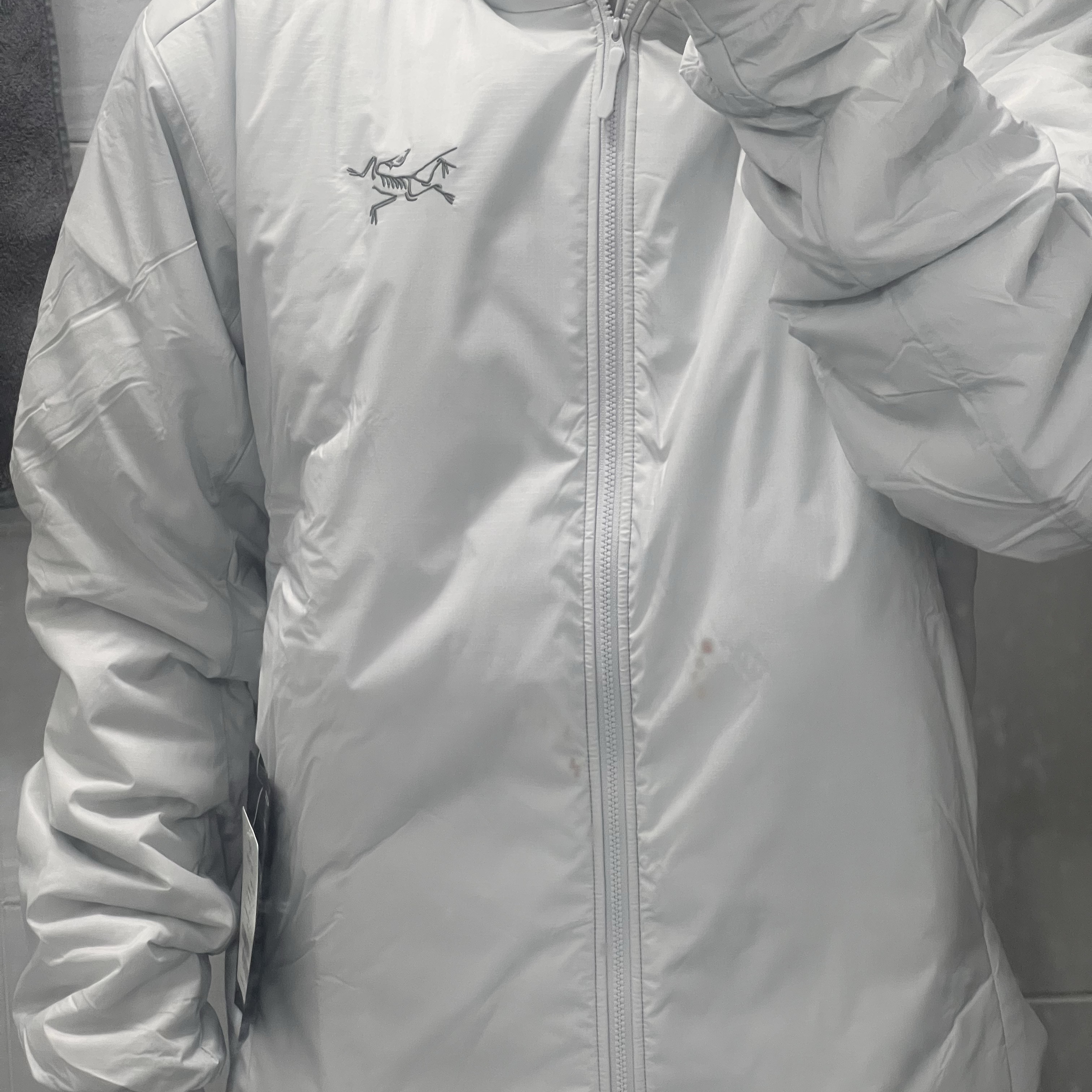 Arc'teryx Atom SV Hoody Solitude 착용 스타일