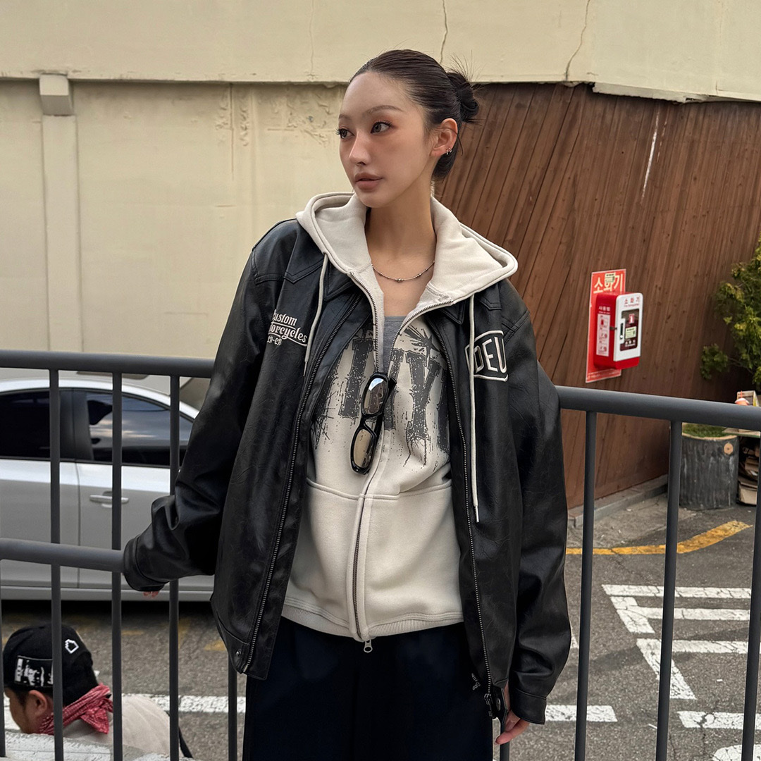 Thevinylhouse Graphic Hoodie Zip Up Beige, Deus Ex Machina Rider’s Friend Jacket Black 착용 스타일