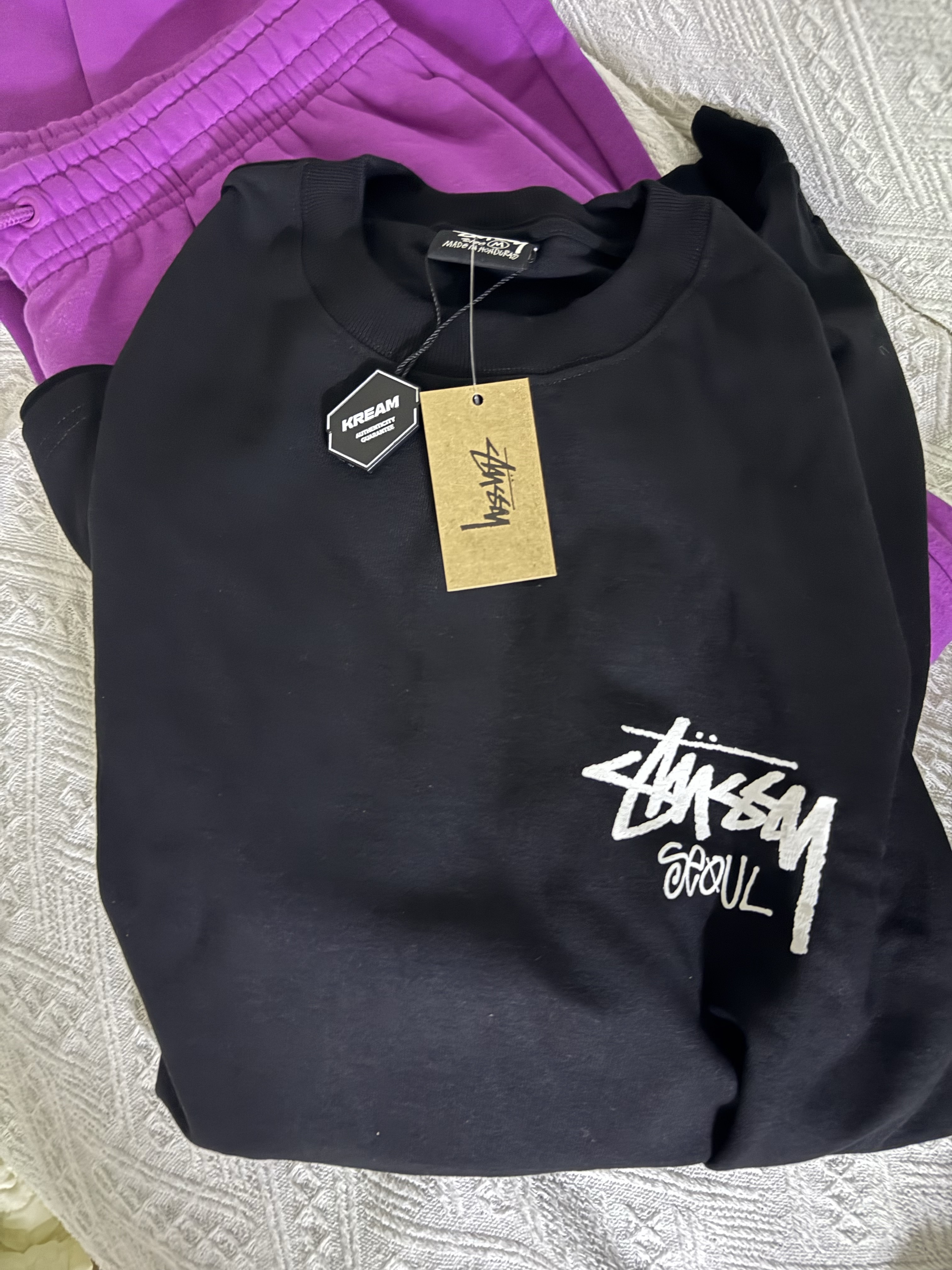 Stussy Stock Seoul LS T-Shirt Black, Nike Plush Knit Mittens Black 착용 스타일 - 1