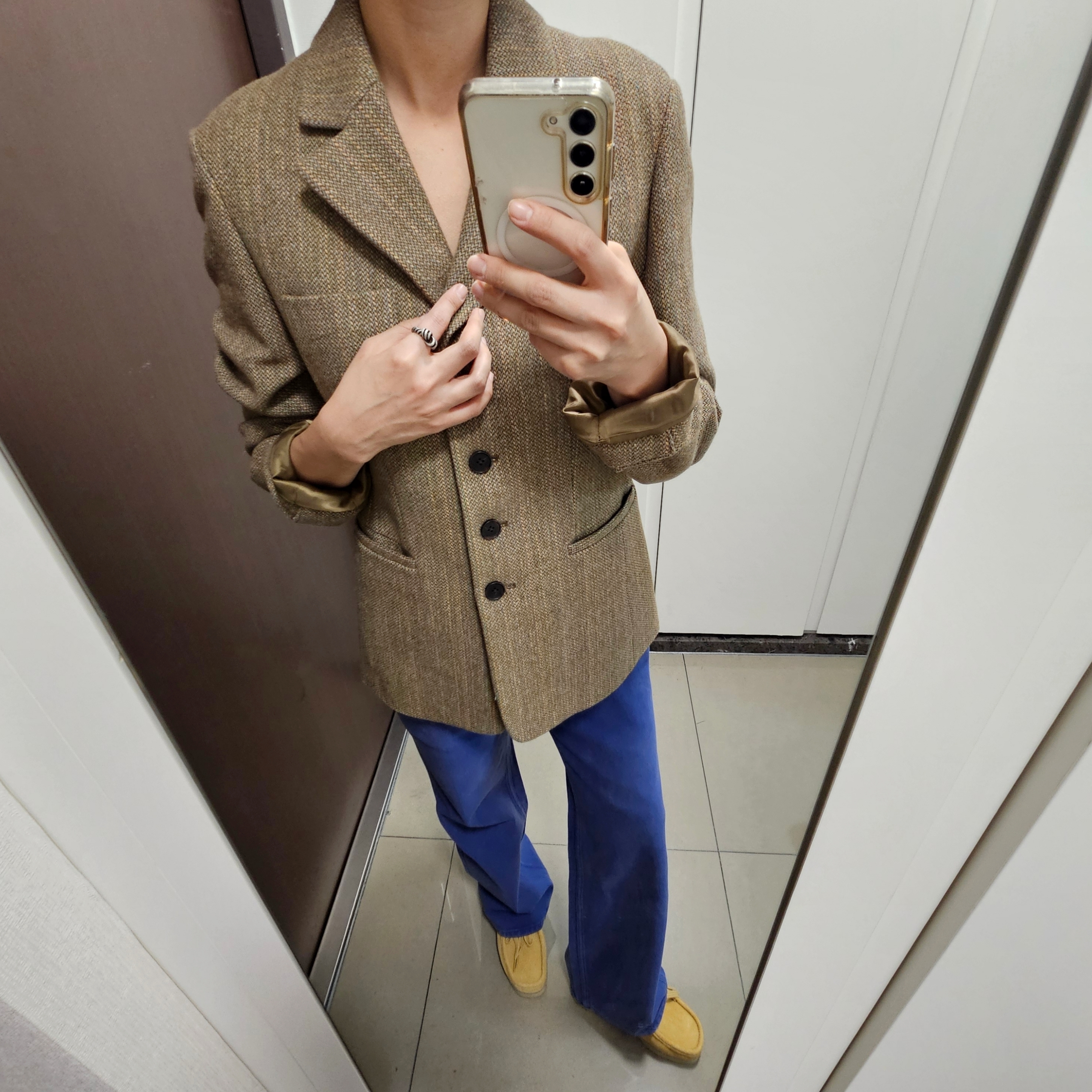 Clarks Wallabee Maple Suede 착용 스타일 - 3