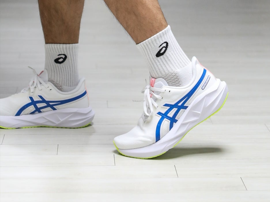 Asics Novablast 5 White Tuna Blue 착용 스타일