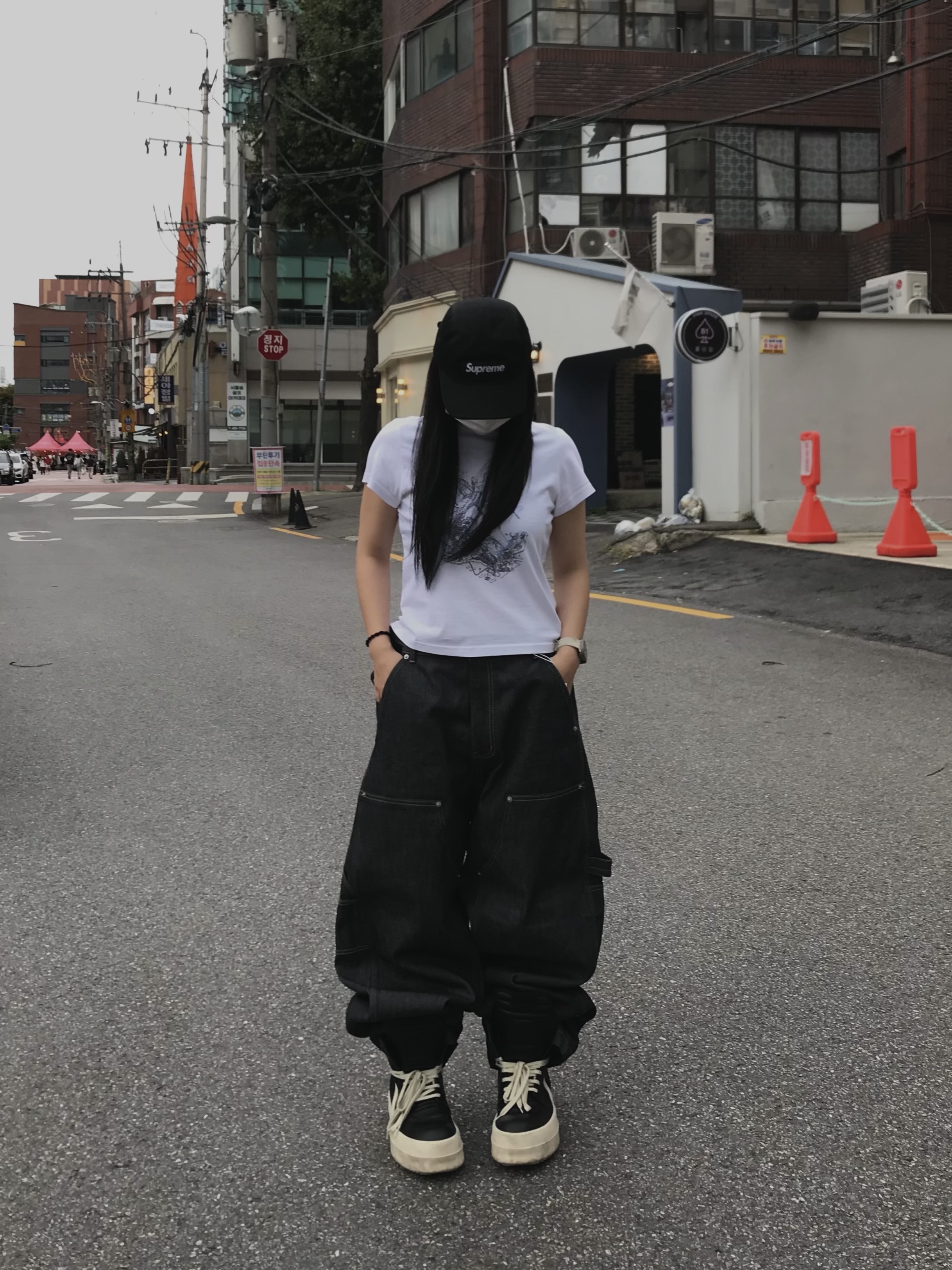 Supreme Washed Chino Twill Camp Cap Black, Sansan Gear Women Xunhuan T-Shirt White 착용 스타일 - 2