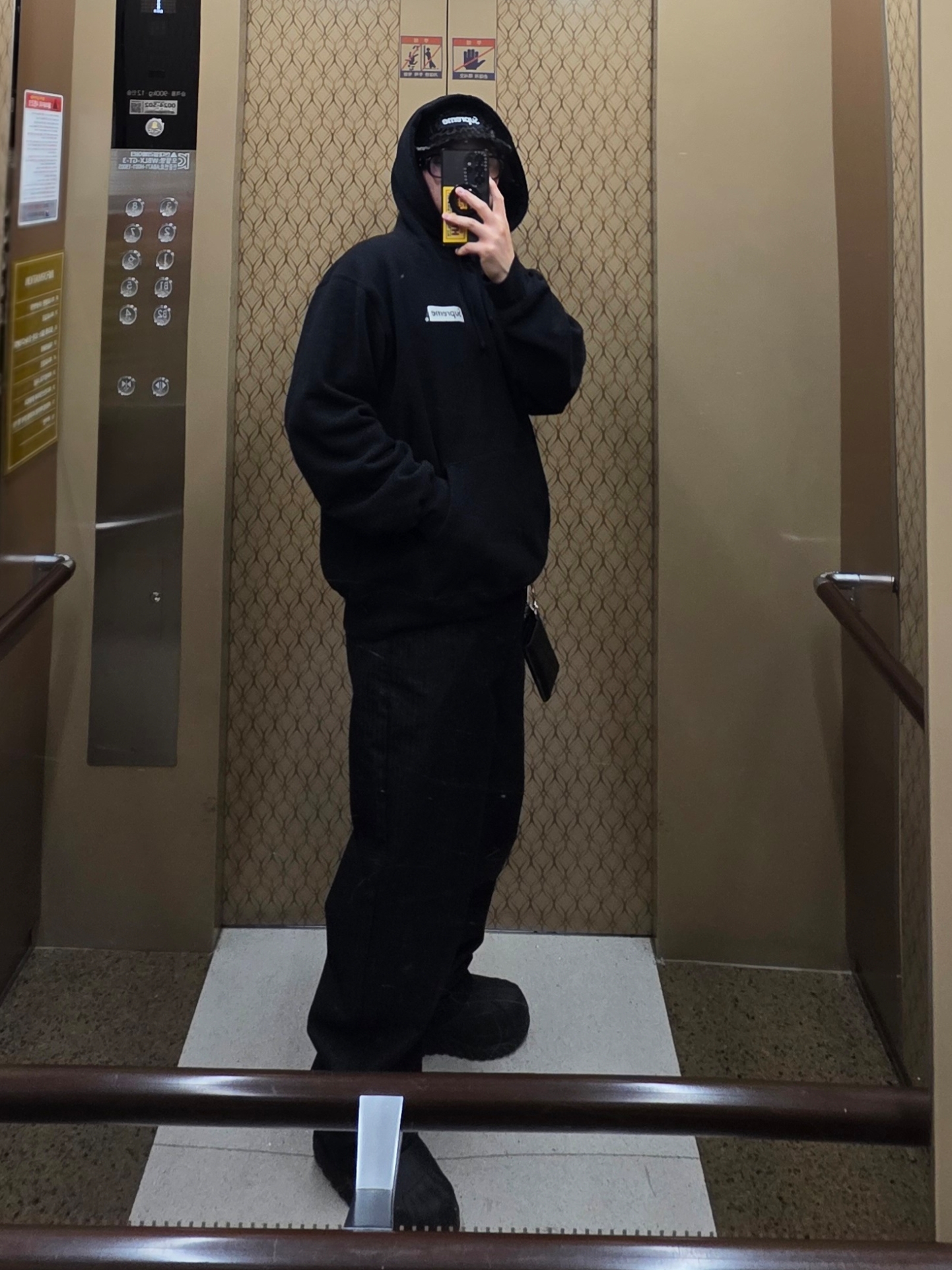 Supreme Leopard Velvet Camp Cap Black - 24SS, Supreme Catwoman Hooded Sweatshirt Black - 23FW 착용 스타일