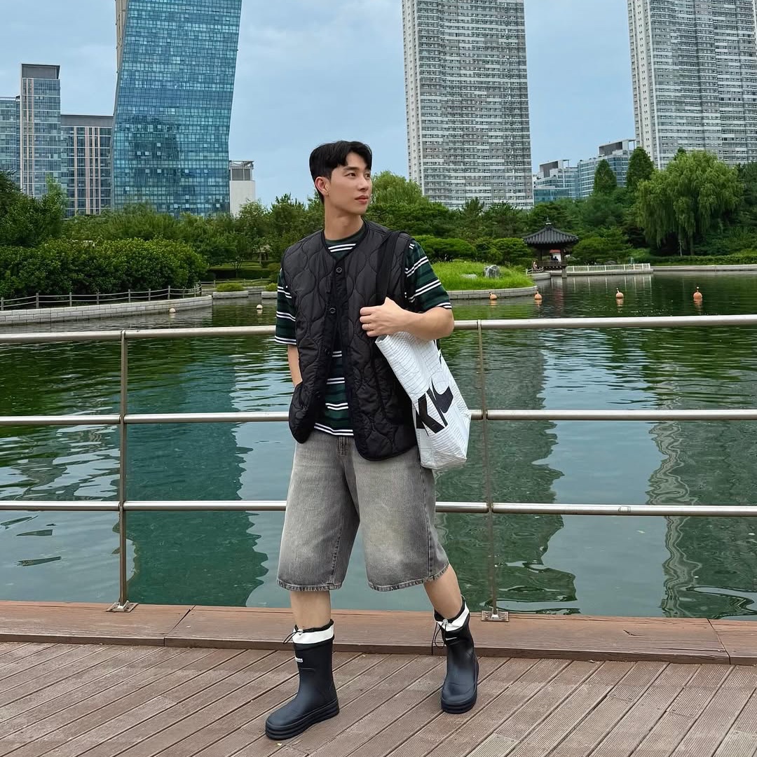 earpearp Sheer String Rain Boots Middle Black 착용 스타일