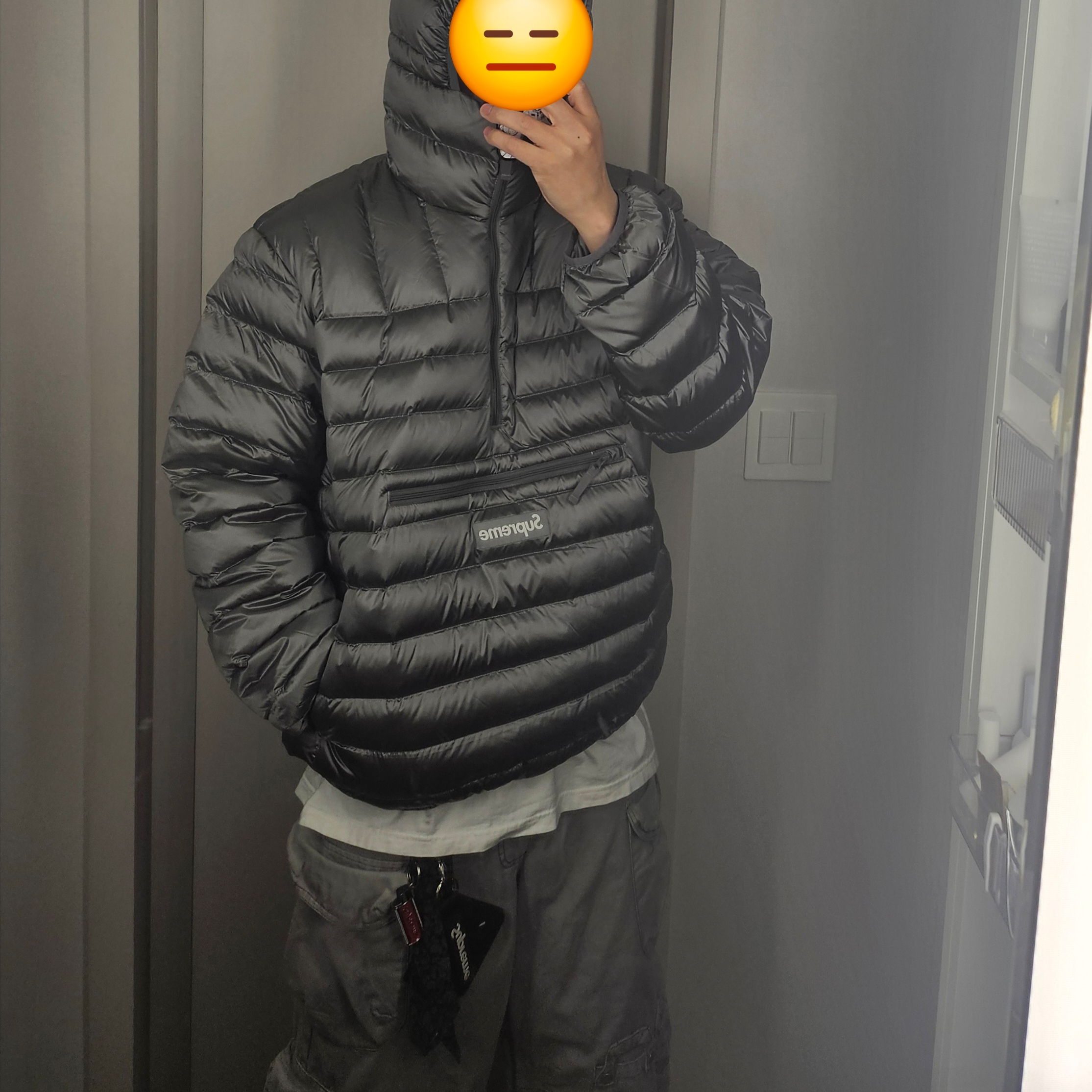 Supreme Micro Down Half Zip Hooded Pullover Silver - 25FW, Supreme Playboi Carti T-Shirt White - 25FW 착용 스타일