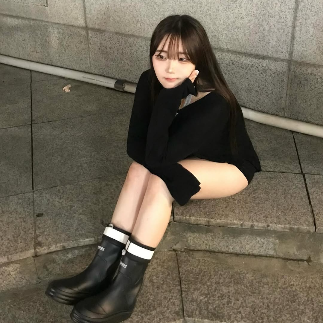 earpearp Sheer String Rain Boots Middle Black 착용 스타일 - 2
