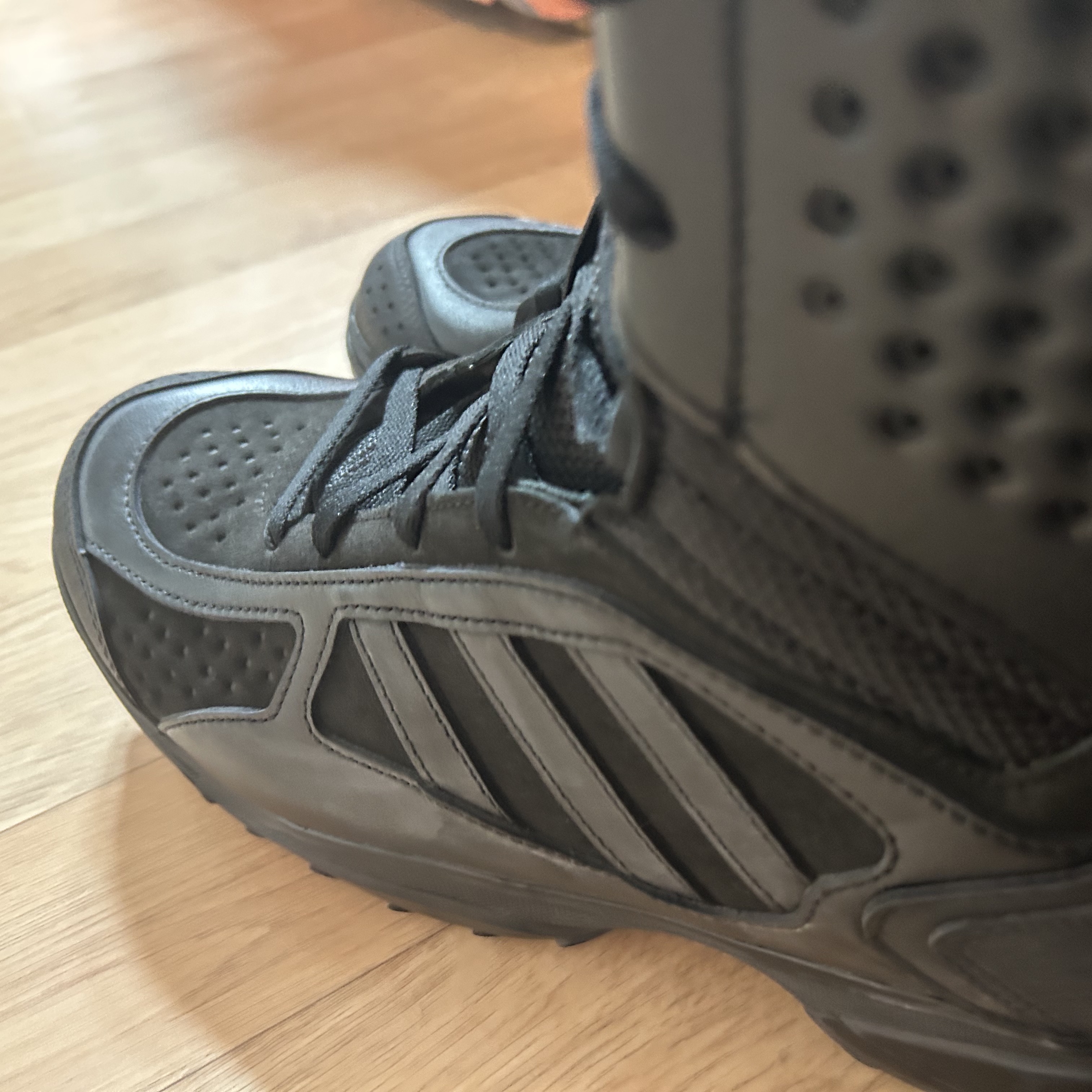 Adidas x Thug Club GSG9 Boot Core Black Core Black 착용 스타일