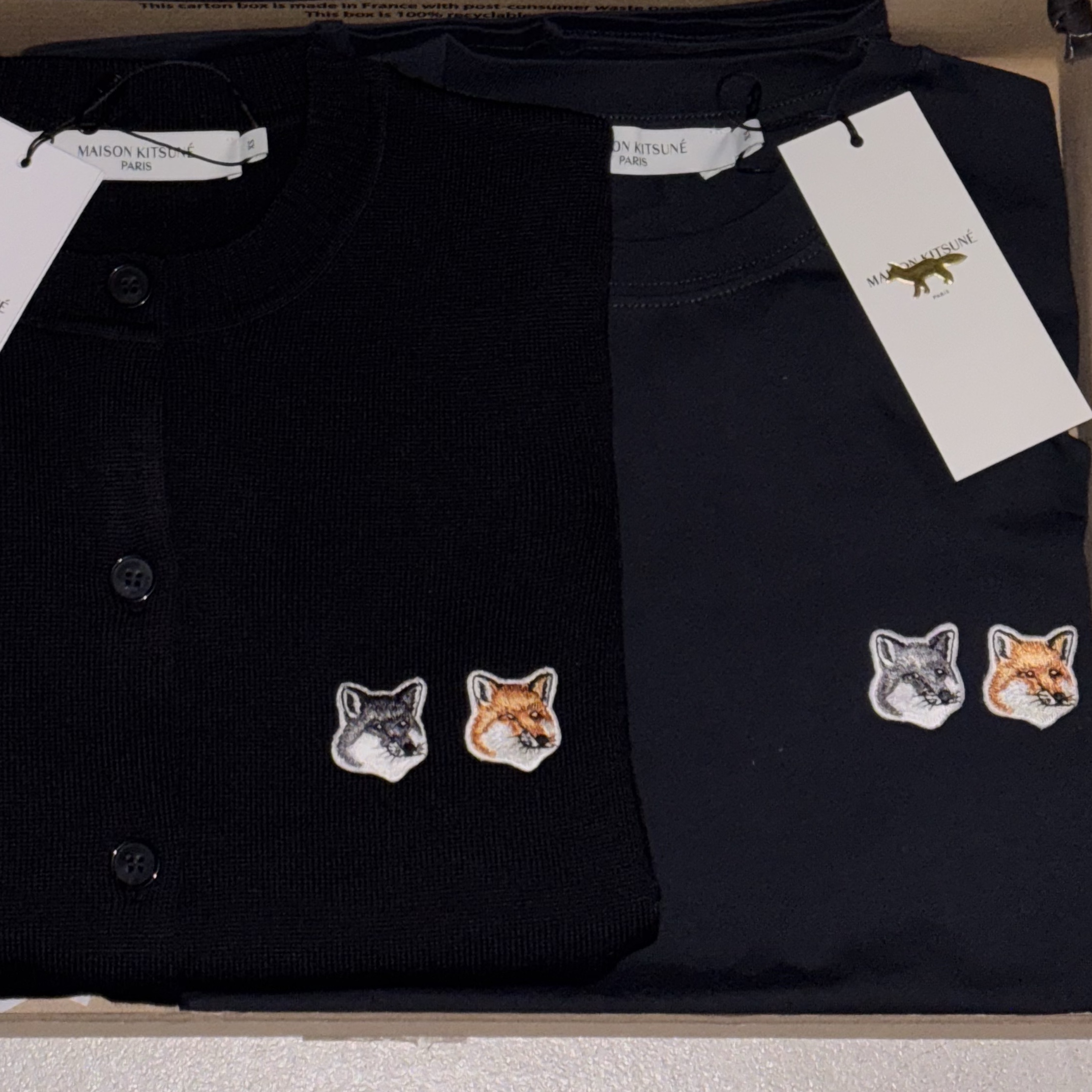 (W) Maison Kitsune Double Fox Head Patch R-Neck Cardigan Black, Maison Kitsune Double Fox Head Patch Classic T-Shirt Anthracite 착용 스타일