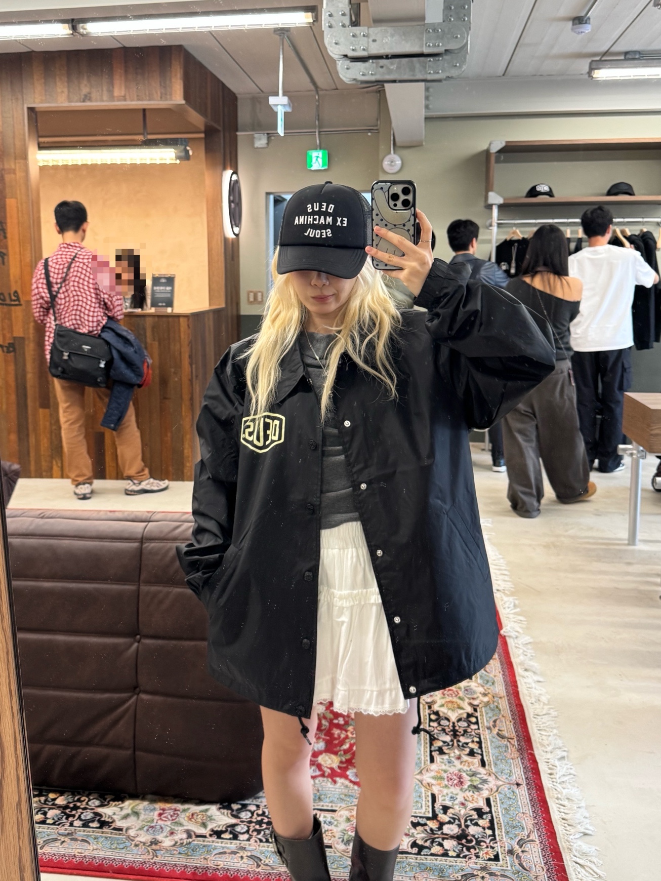 Deus Ex Machina Seoul College Address Trucker Black, Deus Ex Machina Seoul Coach Jacket Black 착용 스타일 - 1
