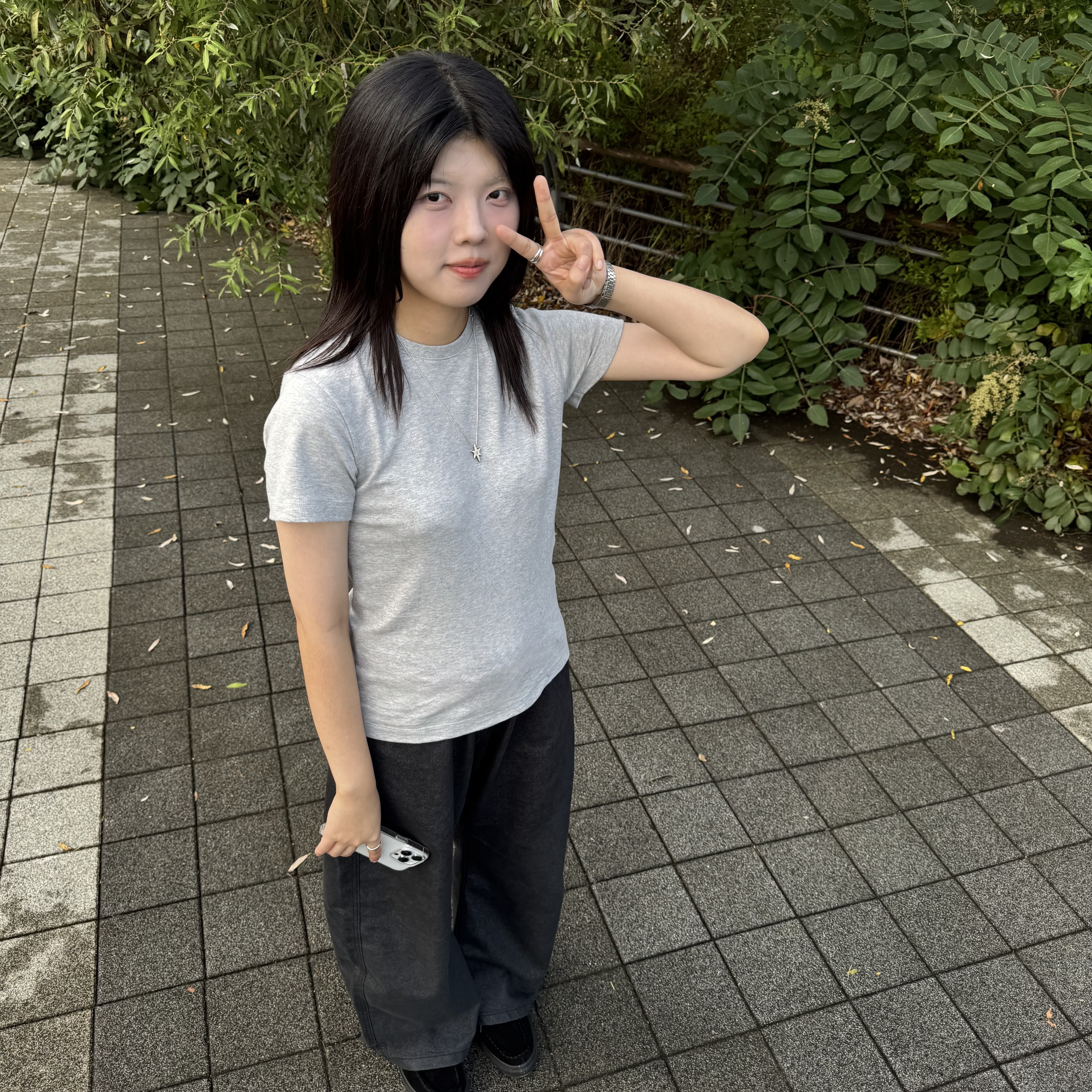 Ryul+Wai: Denim Straight Comfort Raw Pants Indigo C5 착용 스타일