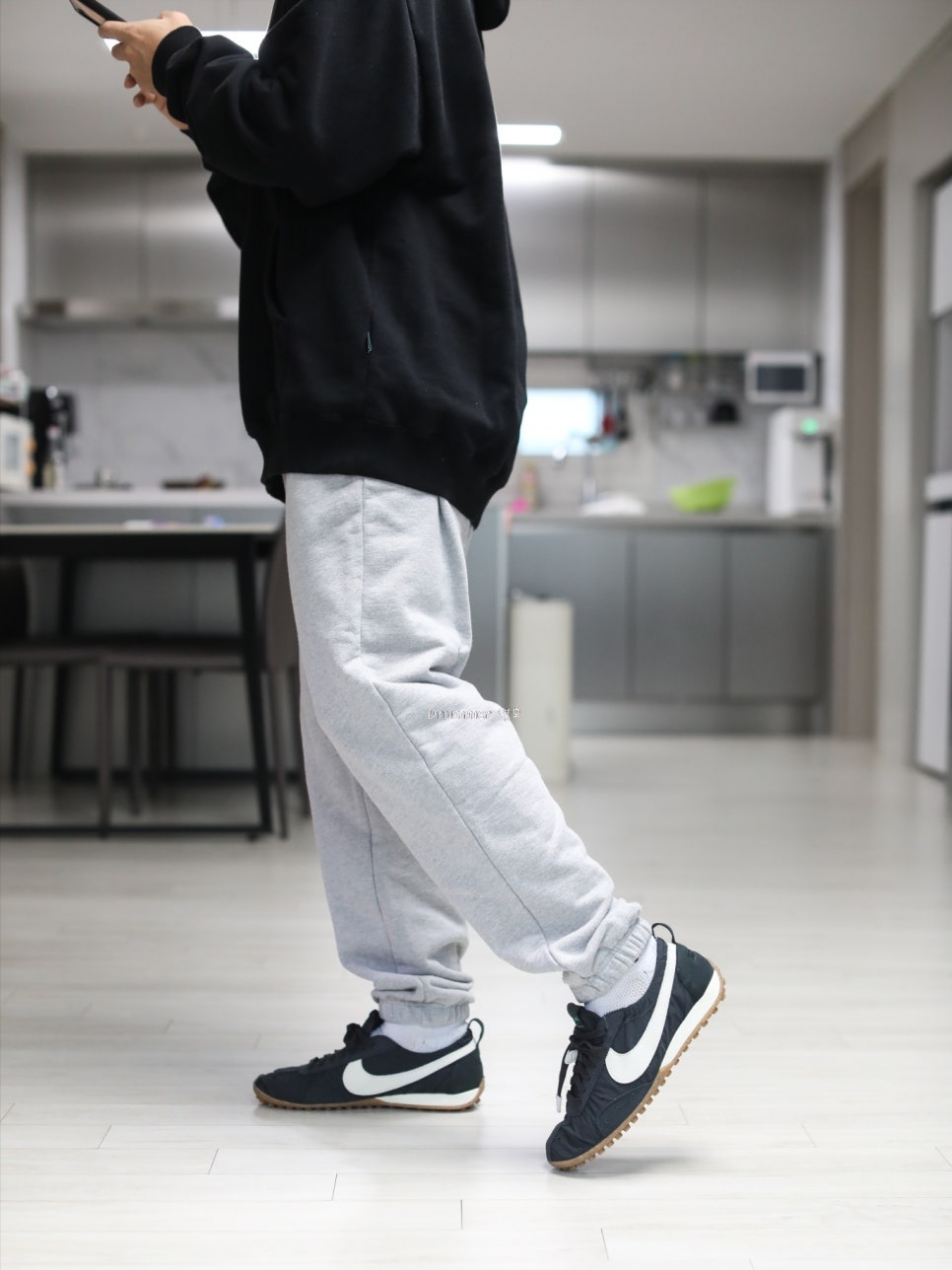 Nike x Jacquemus Moon Shoe SP Off Noir Cashmere 착용 스타일