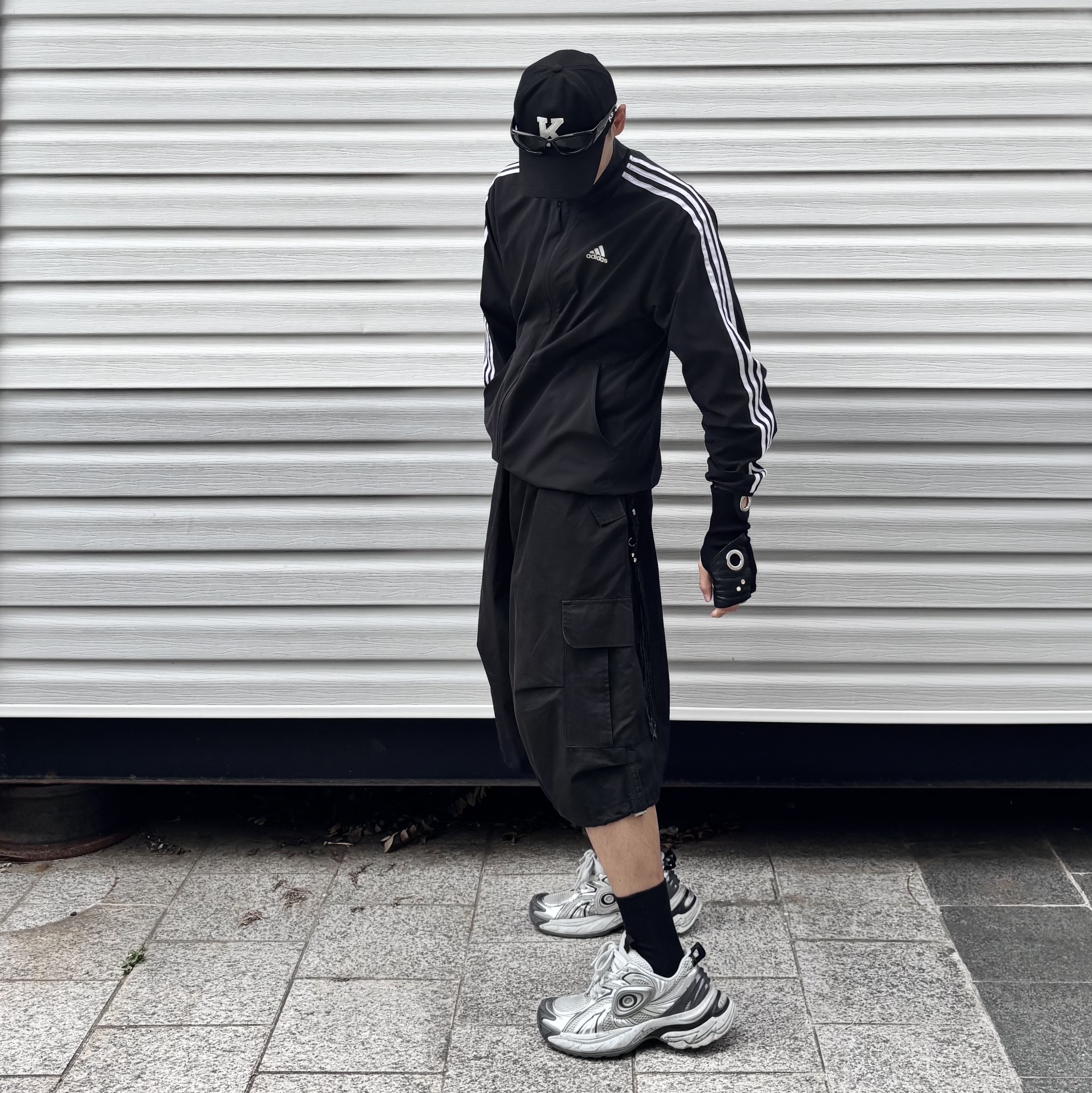 Kamien x KOIN SEOUL K Logo Ball Cap Black, Old Order Turbo GT White Silver 착용 스타일 - 2