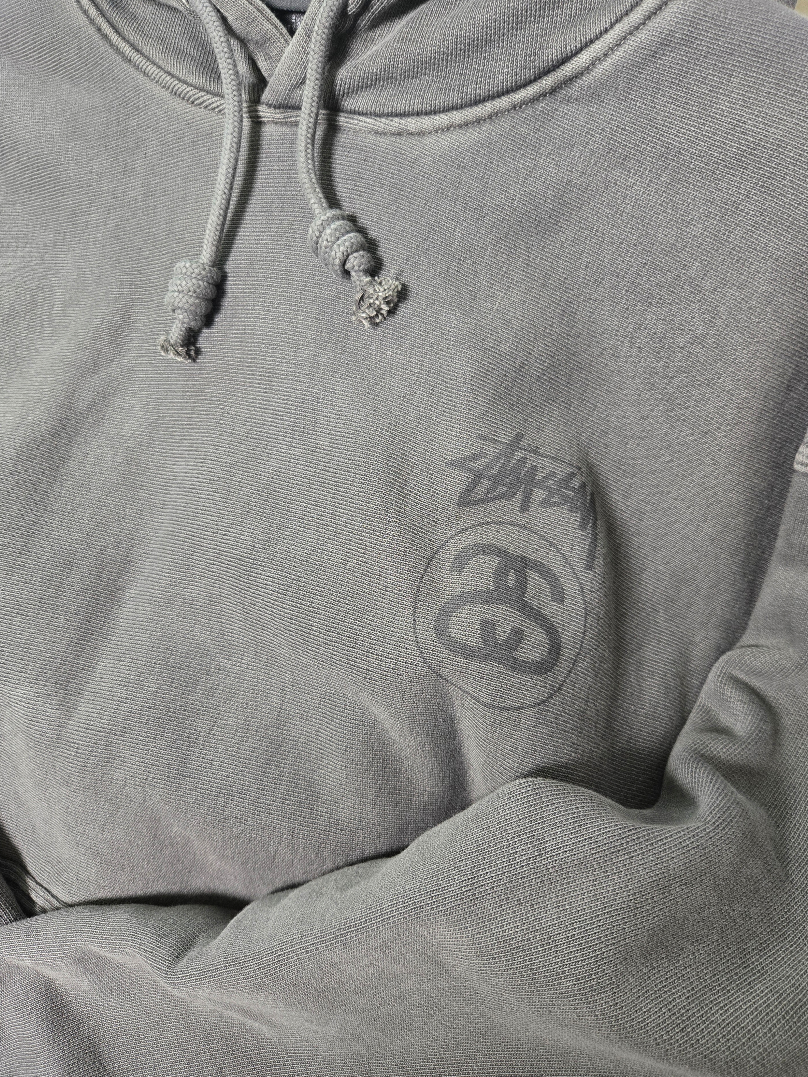 Stussy Stock Link Pigment Dyed Hoodie Black 착용 스타일 - 1