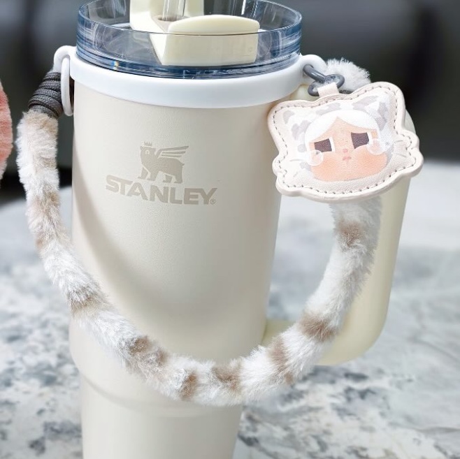 Pop Mart Crybaby Wild But Cutie Series Phone Charm Vanilla Cutie (Opened Case), Stanley The Quencher H2.0 Flowstate Tumbler 887ml Cream 2.0 착용 스타일