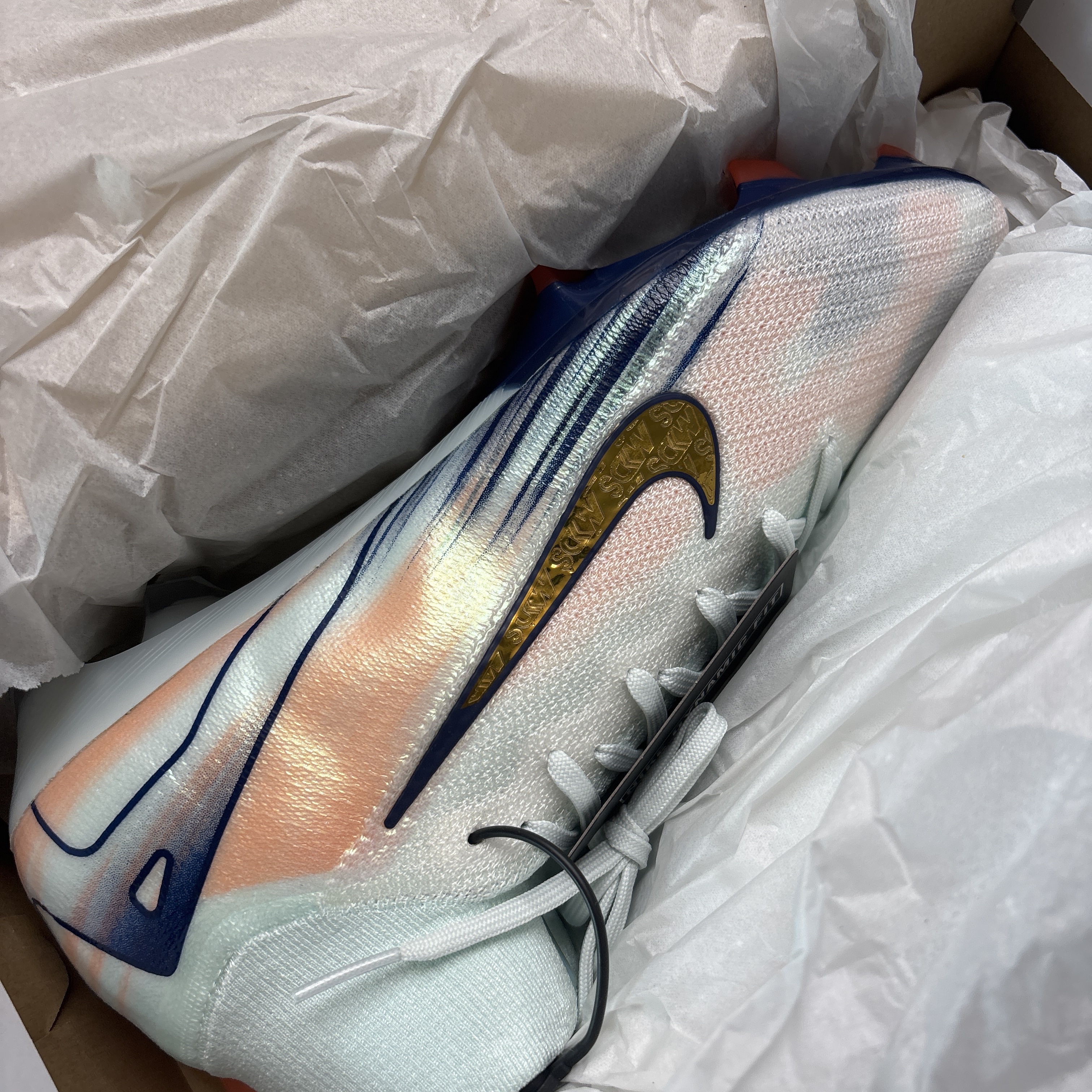 Nike Superfly 10 Elite Mercurial Dream Speed FG High Top Cleat Barely Green Crimson Pulse 착용 스타일 - 1