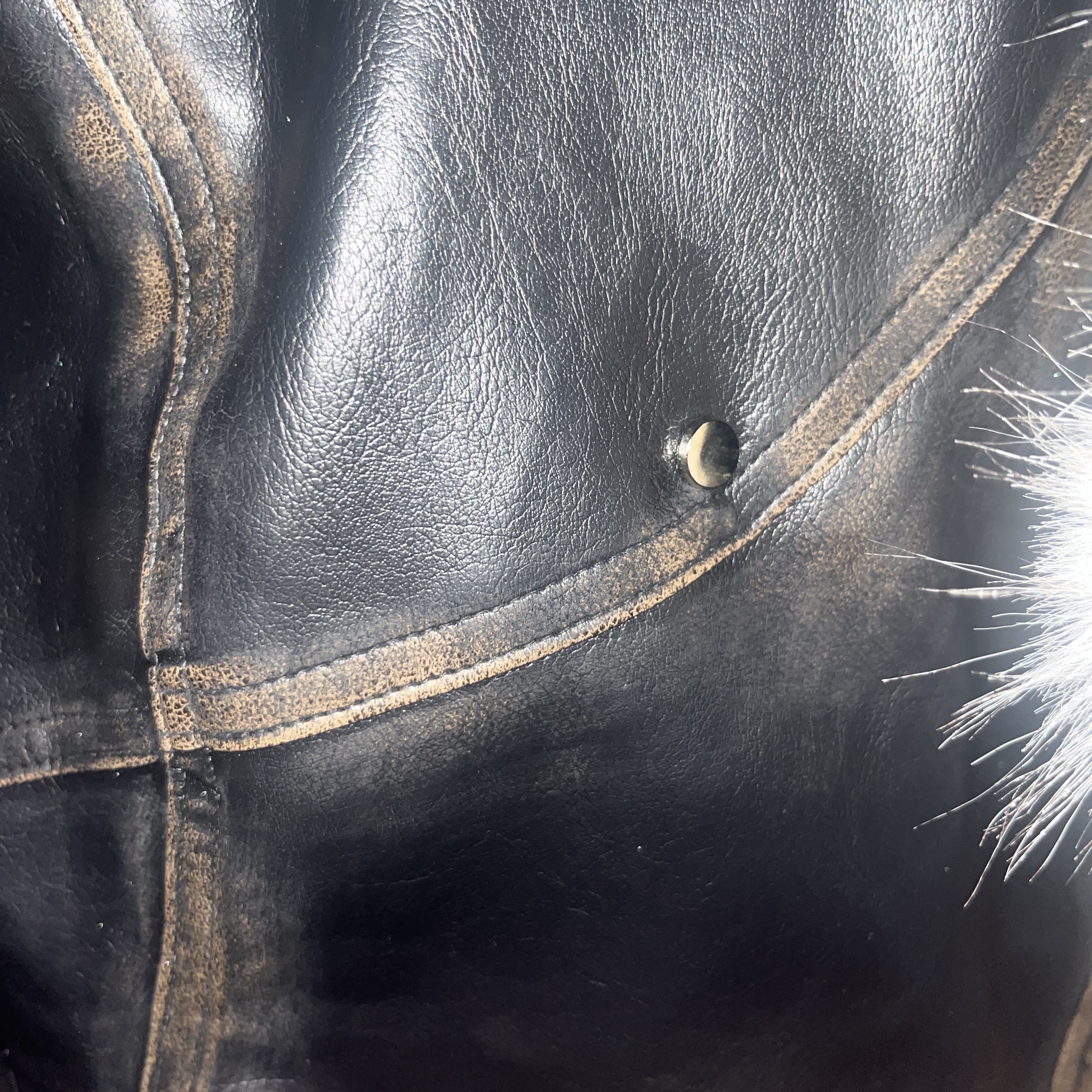 Roughneck Washed leather mustang jacket 착용 스타일 - 3