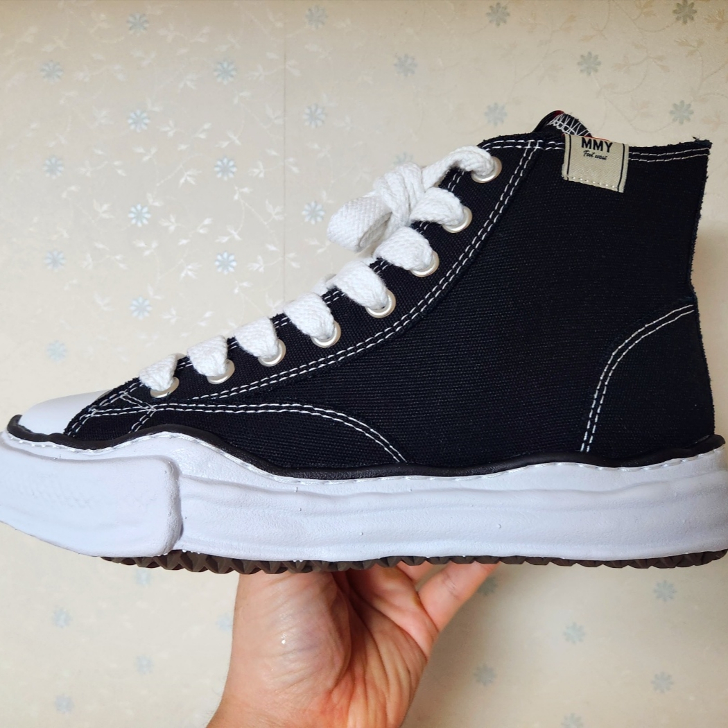 Maison Mihara Yasuhiro Peterson OG Sole Canvas High-top Sneakers Black 착용 스타일 - 2