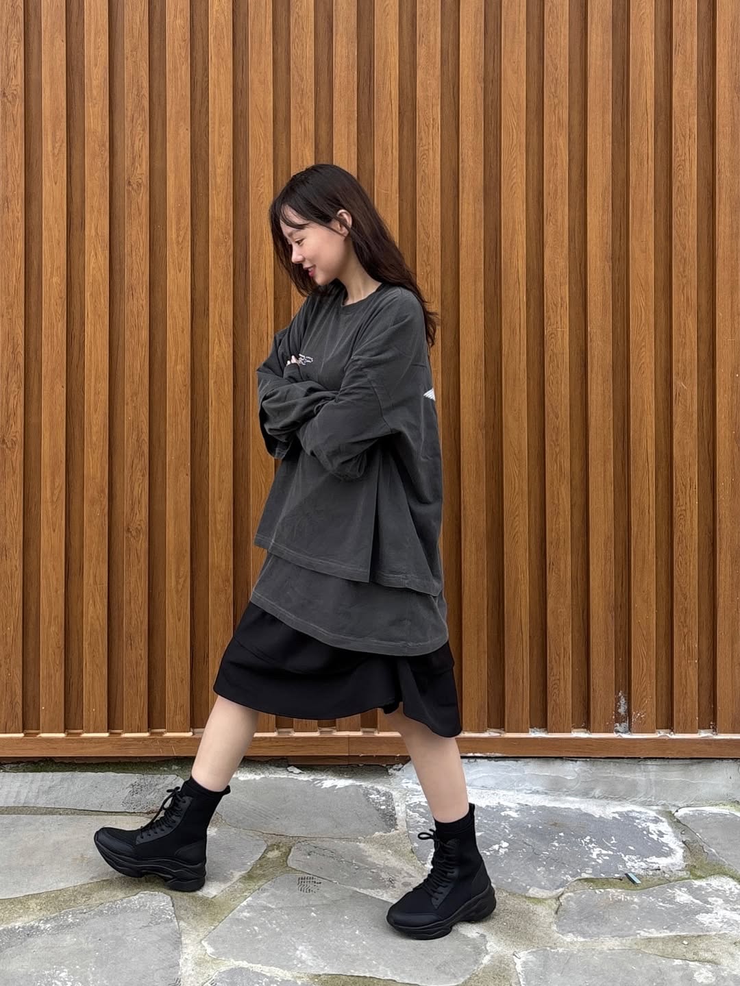 SSERPE Flame Star Layered Long Sleeve T Light Blue, SSERPE Flame Star Layered Long Sleeve T Pigment Charcoal 착용 스타일 - 1