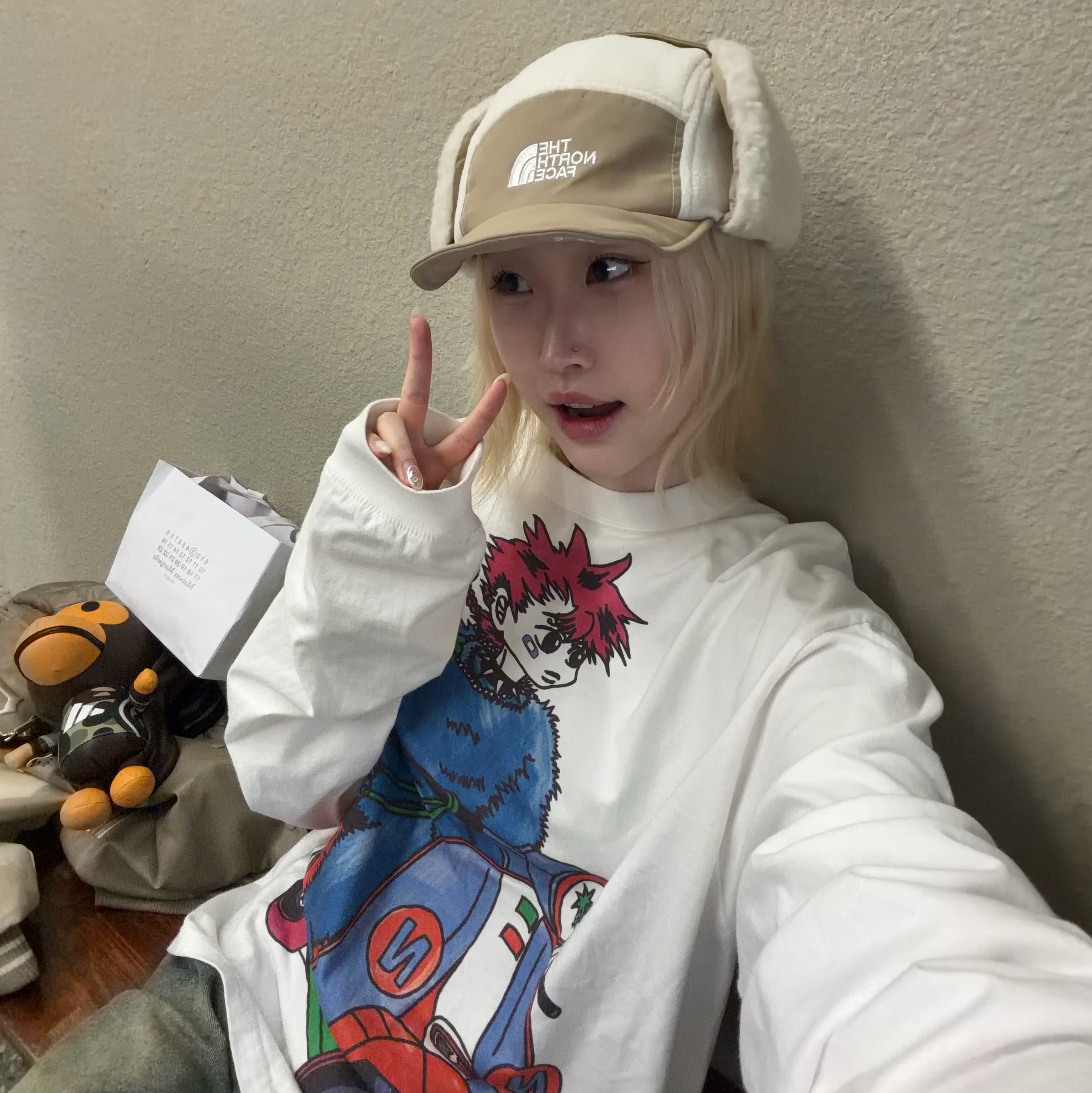 Adidas x BAPE Baby Milo Bag Auburn 착용 스타일 - 3