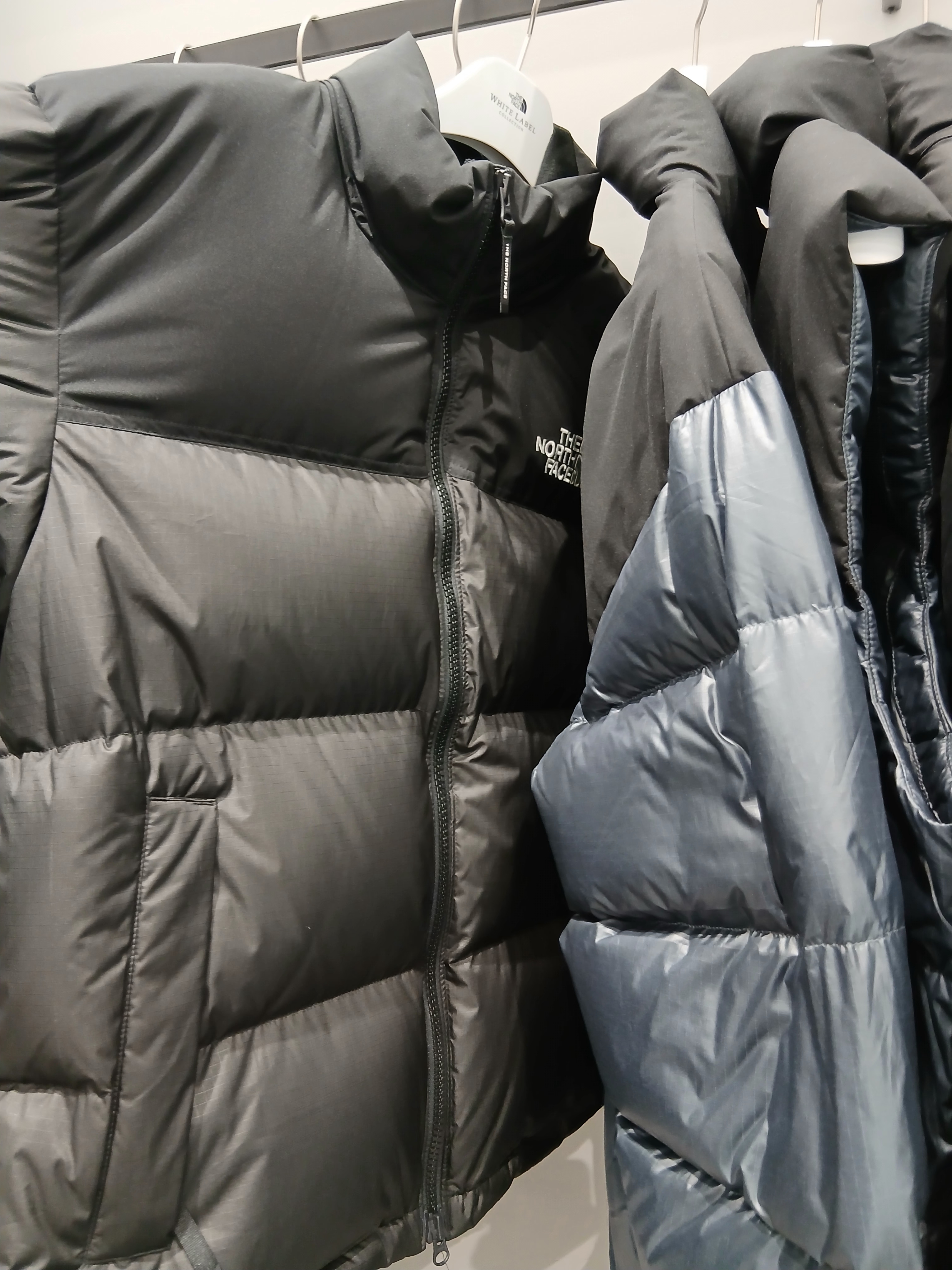 Nike ACG Trail Cap Black, Arc'teryx Norvan Jacket Black 착용 스타일 - 8