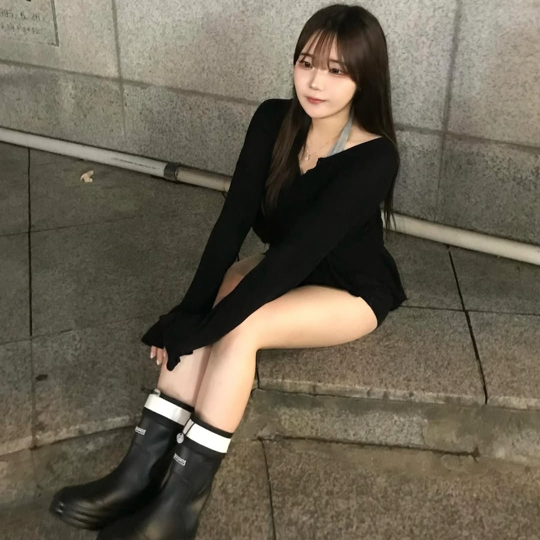 earpearp Sheer String Rain Boots Middle Black 착용 스타일 - 1