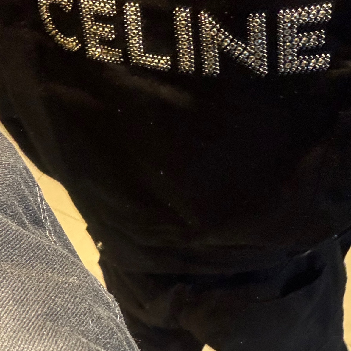 Celine Trucker Jacket in Pure Black Wash Denim Vintage Pure Black 착용 스타일 - 1