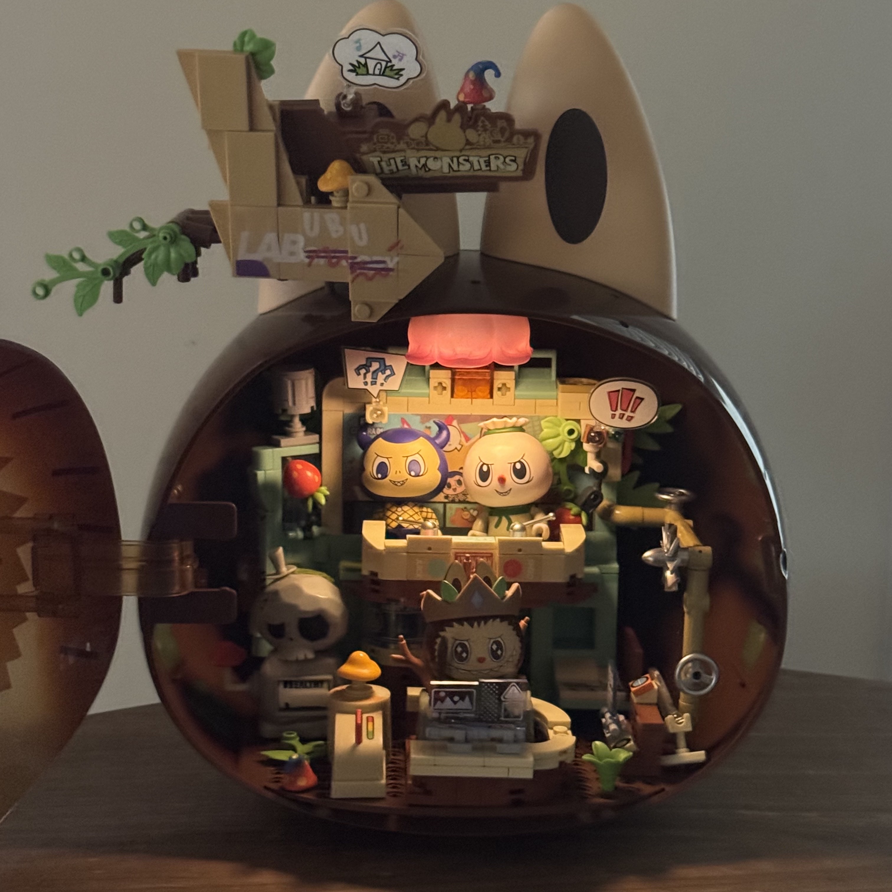 Pop Mart Labubu The Monsters Forest Secret Base Series Block Playful Home (3 Figures / 1 Random Labubu) 착용 스타일