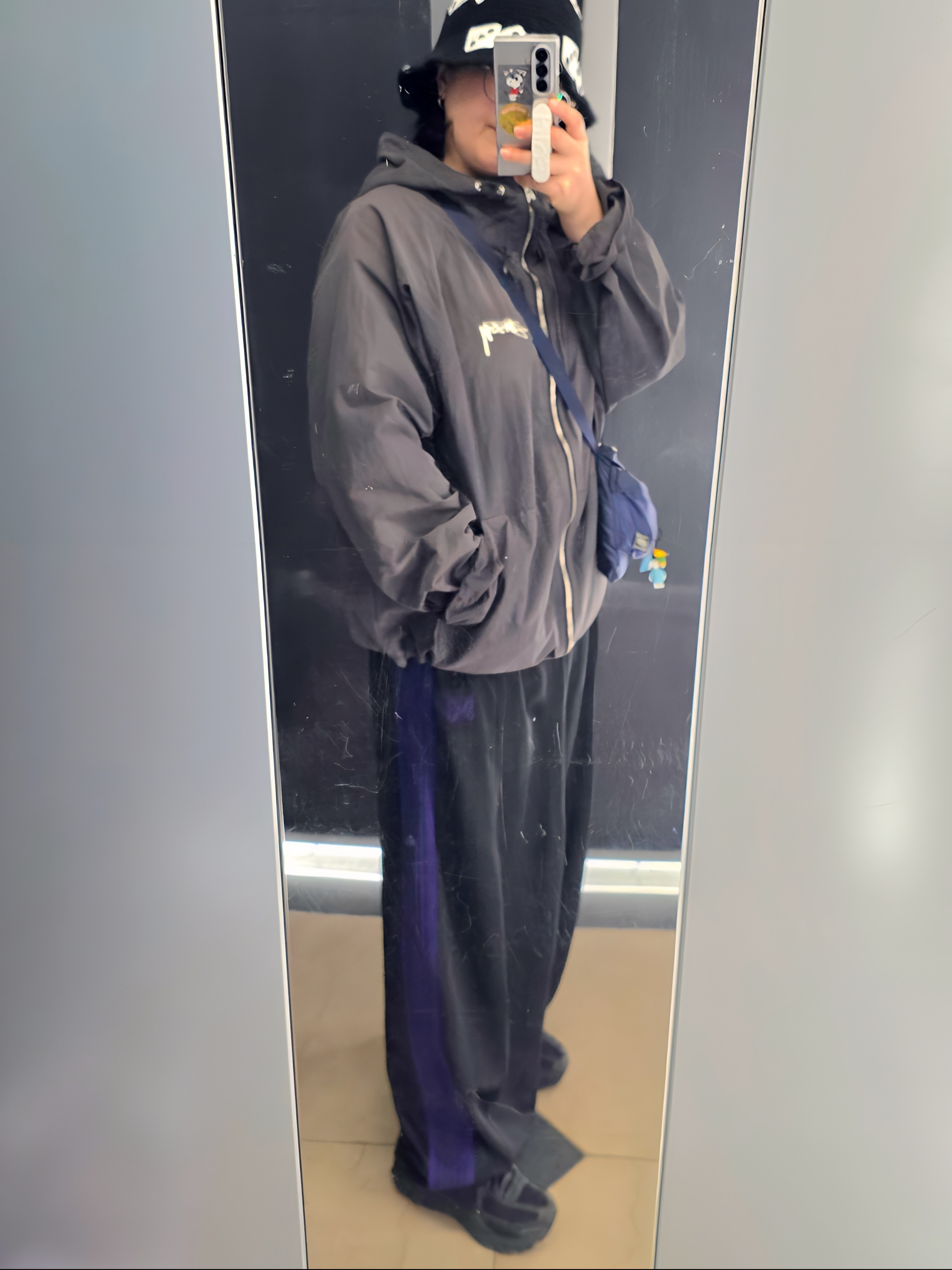 Stussy Dice Knit Bucket Hat Black, Needles H.D. Track Pants Poly Smooth Purple 착용 스타일 - 2