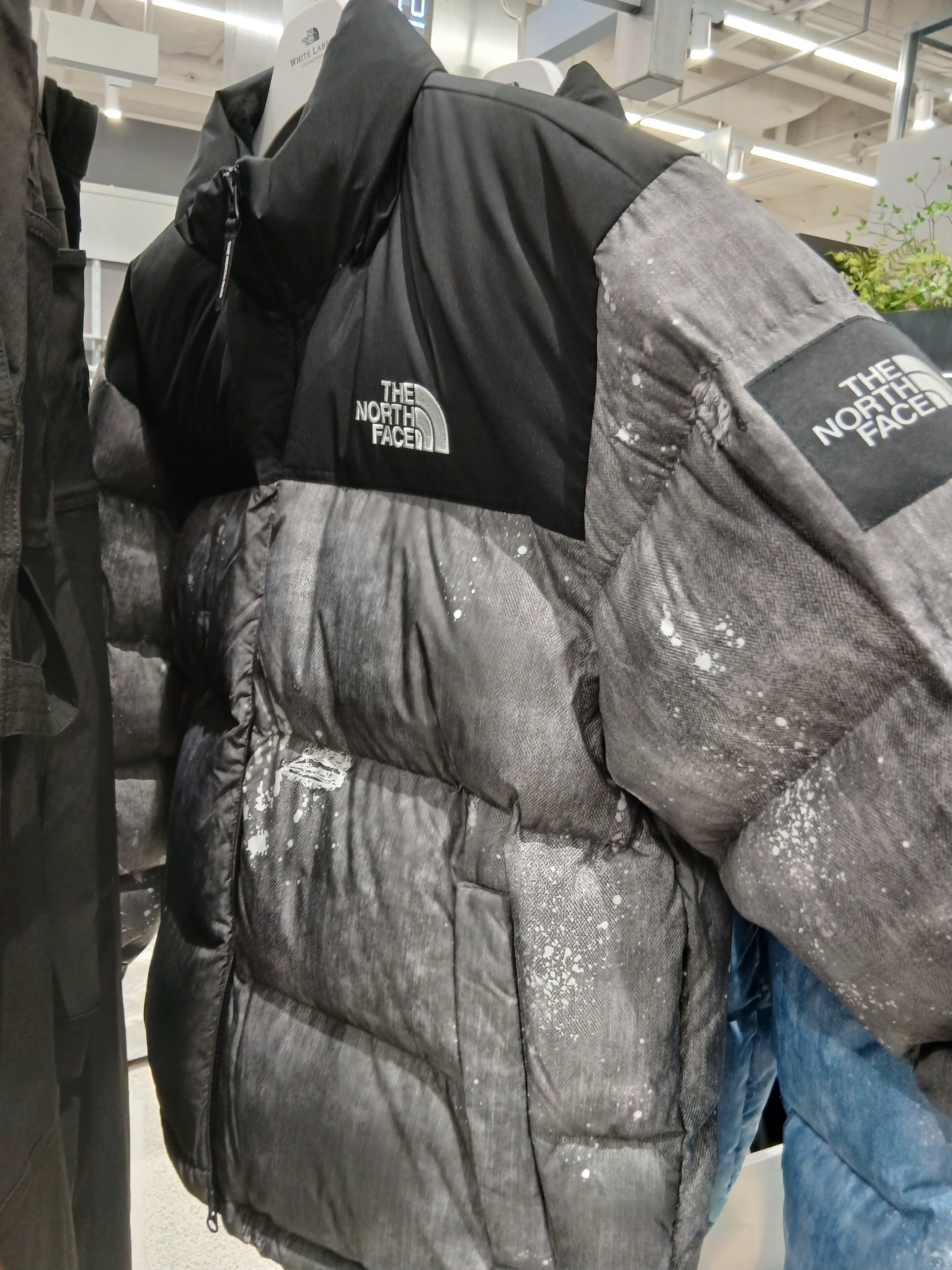 Nike ACG Trail Cap Black, Arc'teryx Norvan Jacket Black 착용 스타일 - 5